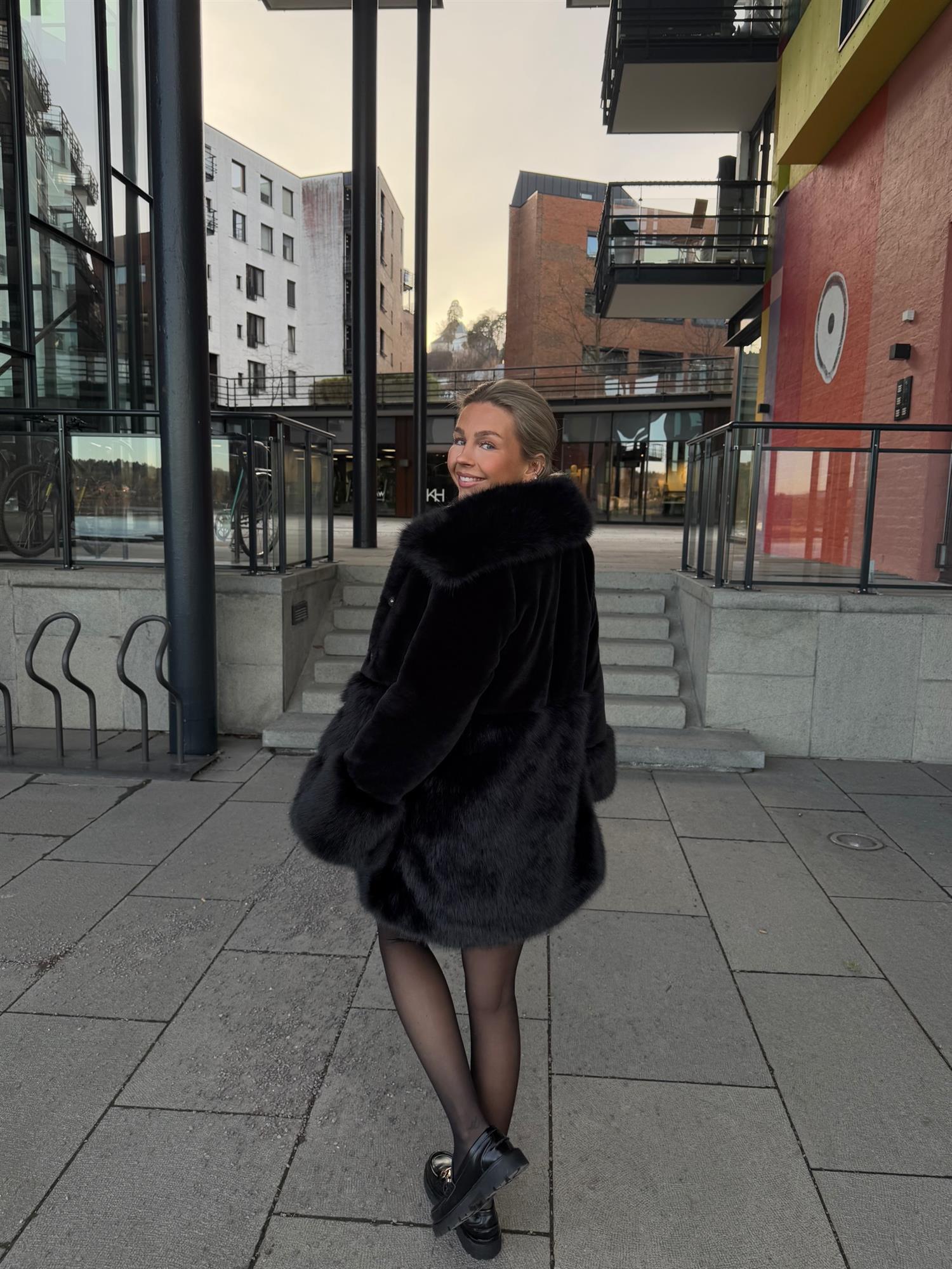 Anna Fake Fur Jacket