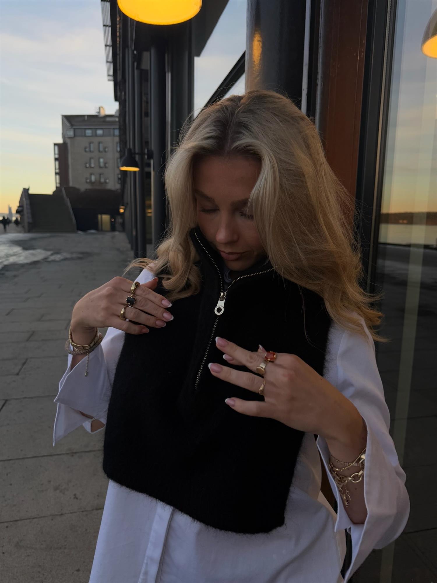 Belinda Chunky High Neck Black