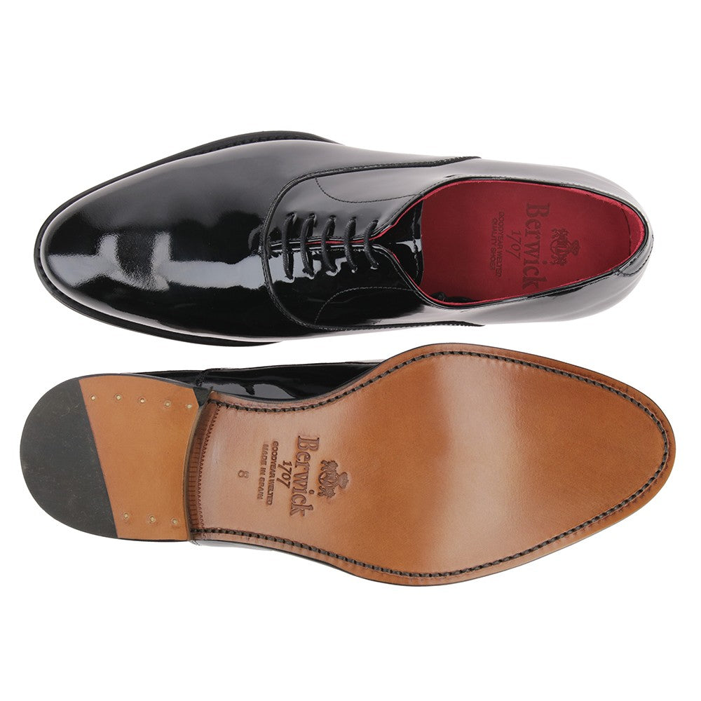 Tuxedo - Charol Black