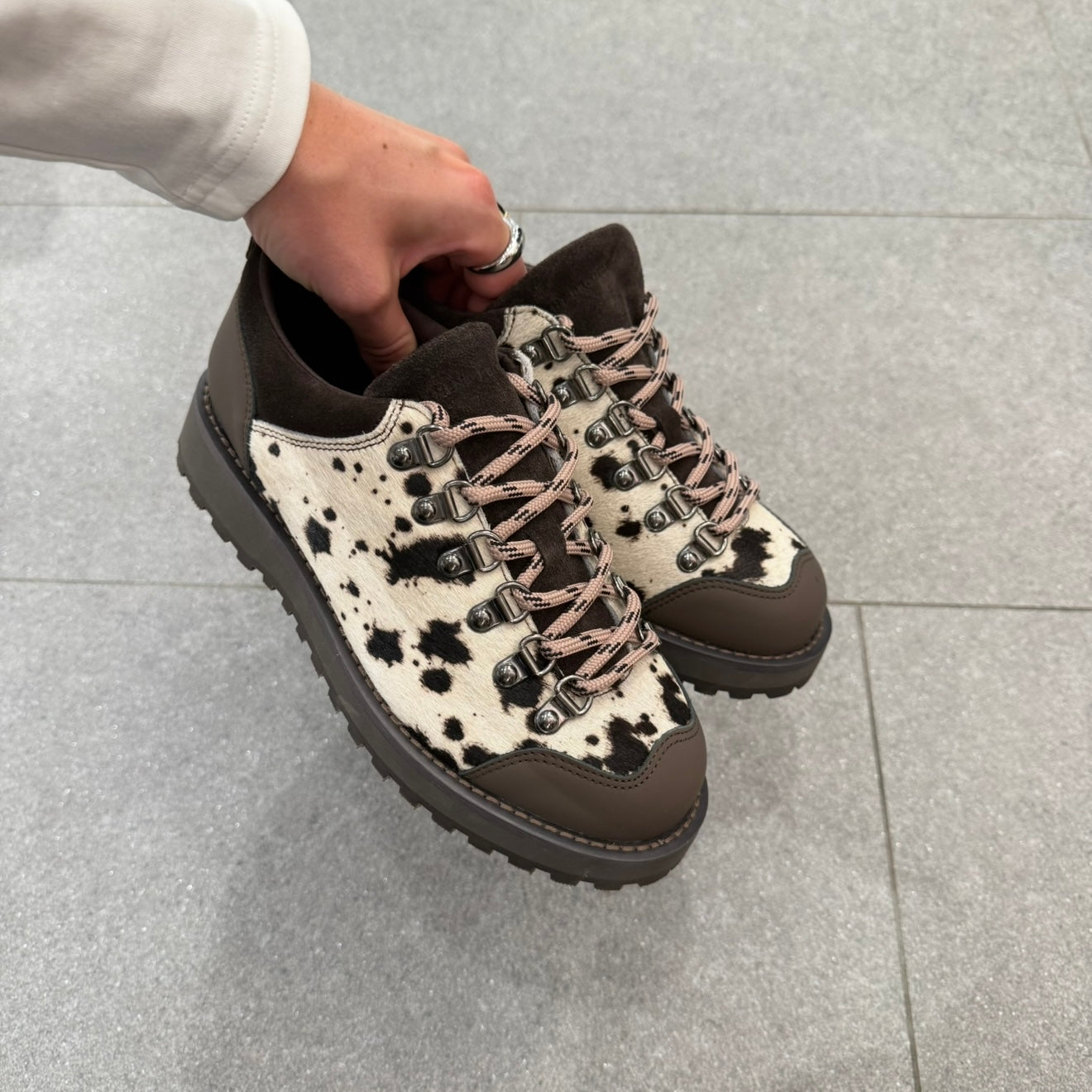 Dune Low - Hairy Cow Leather