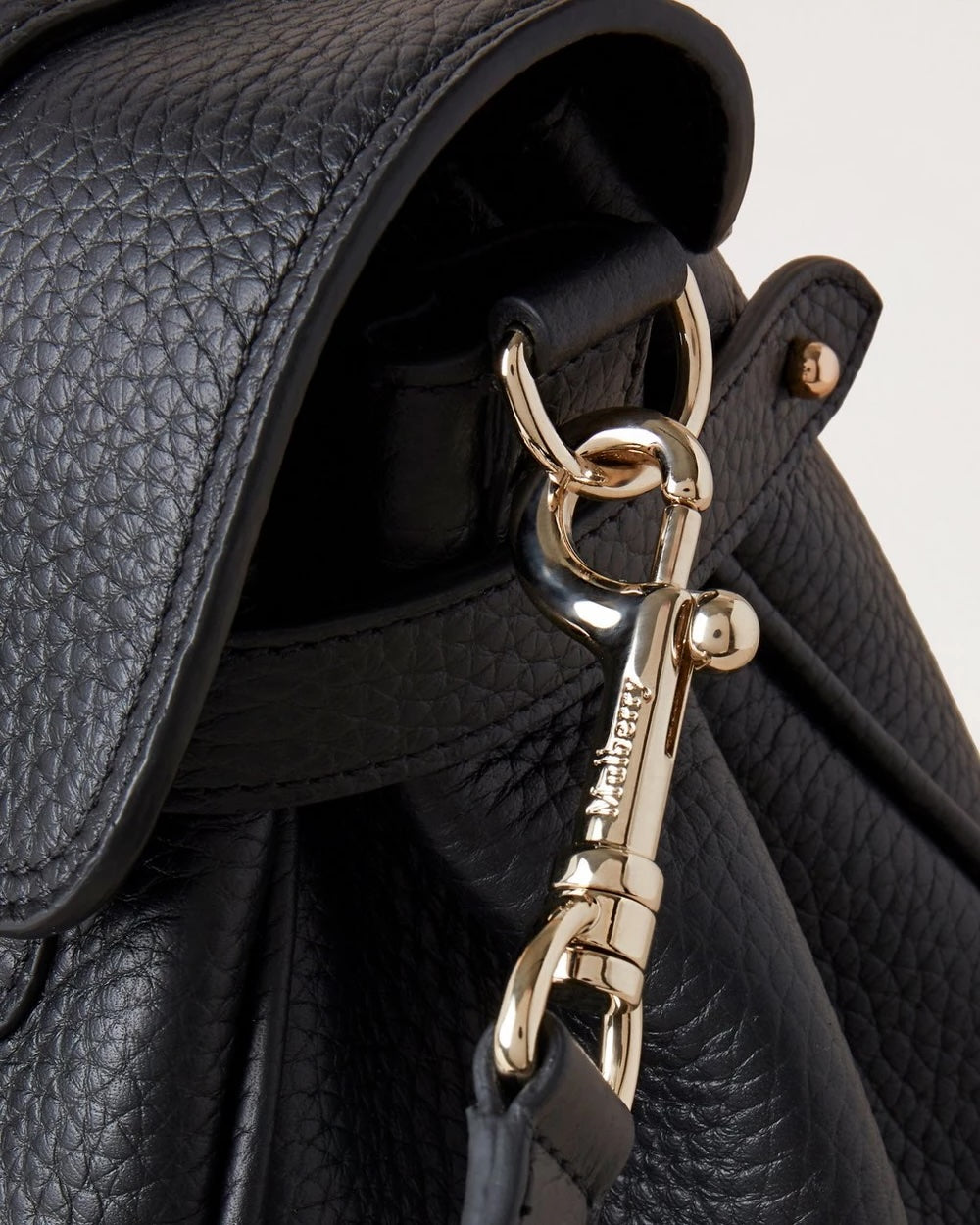 Alexa Heavy Grain Black