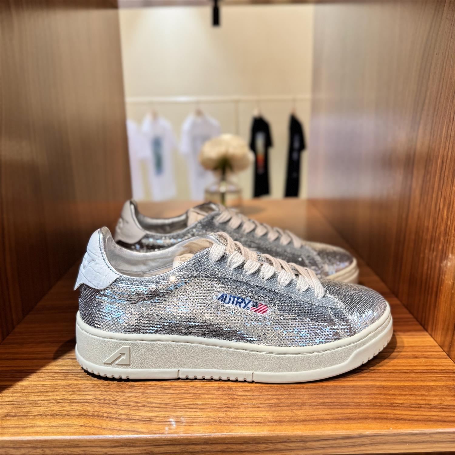 Dallas Low Woman Silver