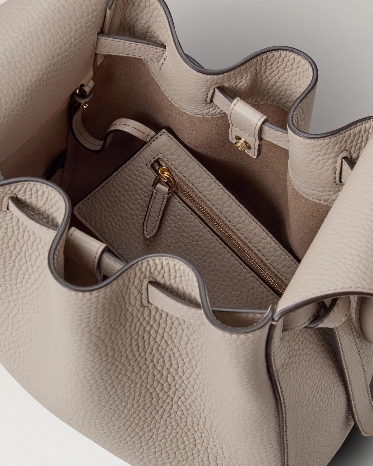 Small Lyra Bucket Cashmere Taupe Heavy Grain