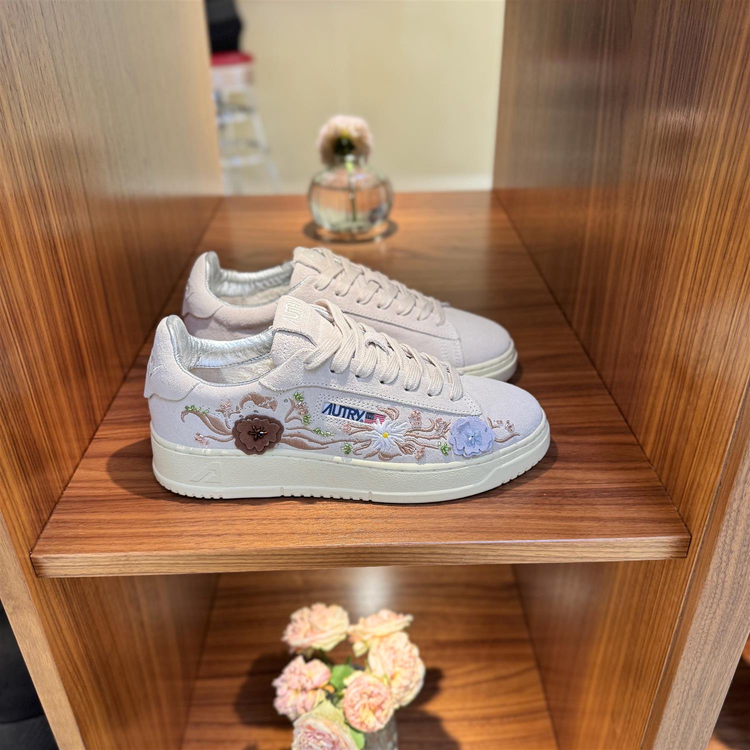 Dallas Low Woman White Embroidery