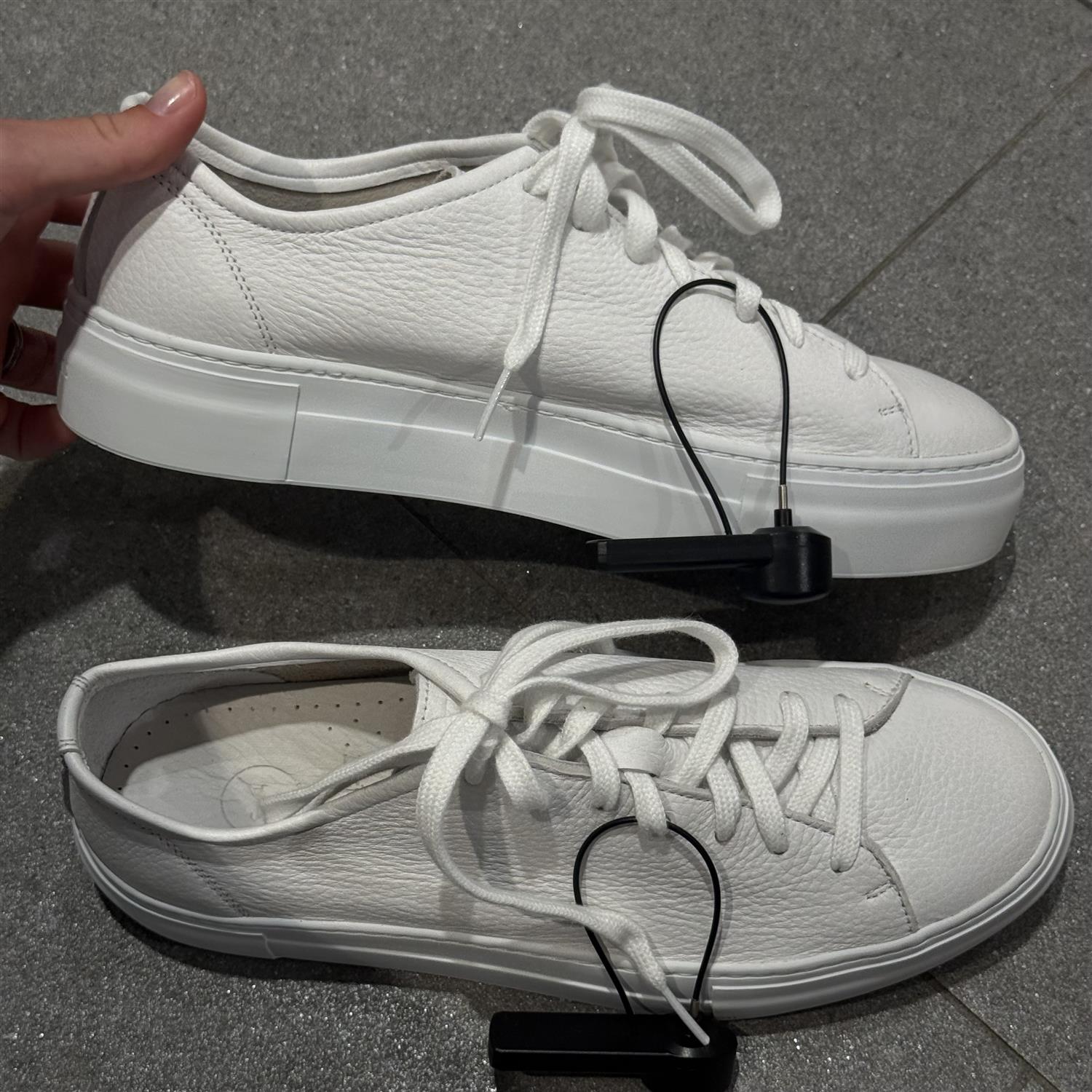 Loria Low Platform White deer nappa