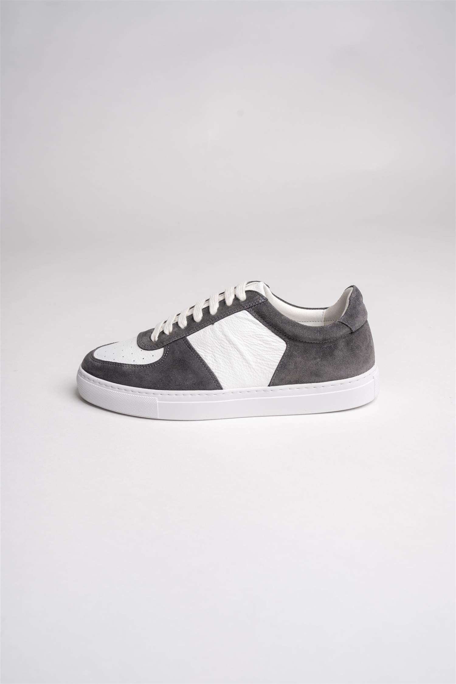 Sneaker 2 - Grey suede