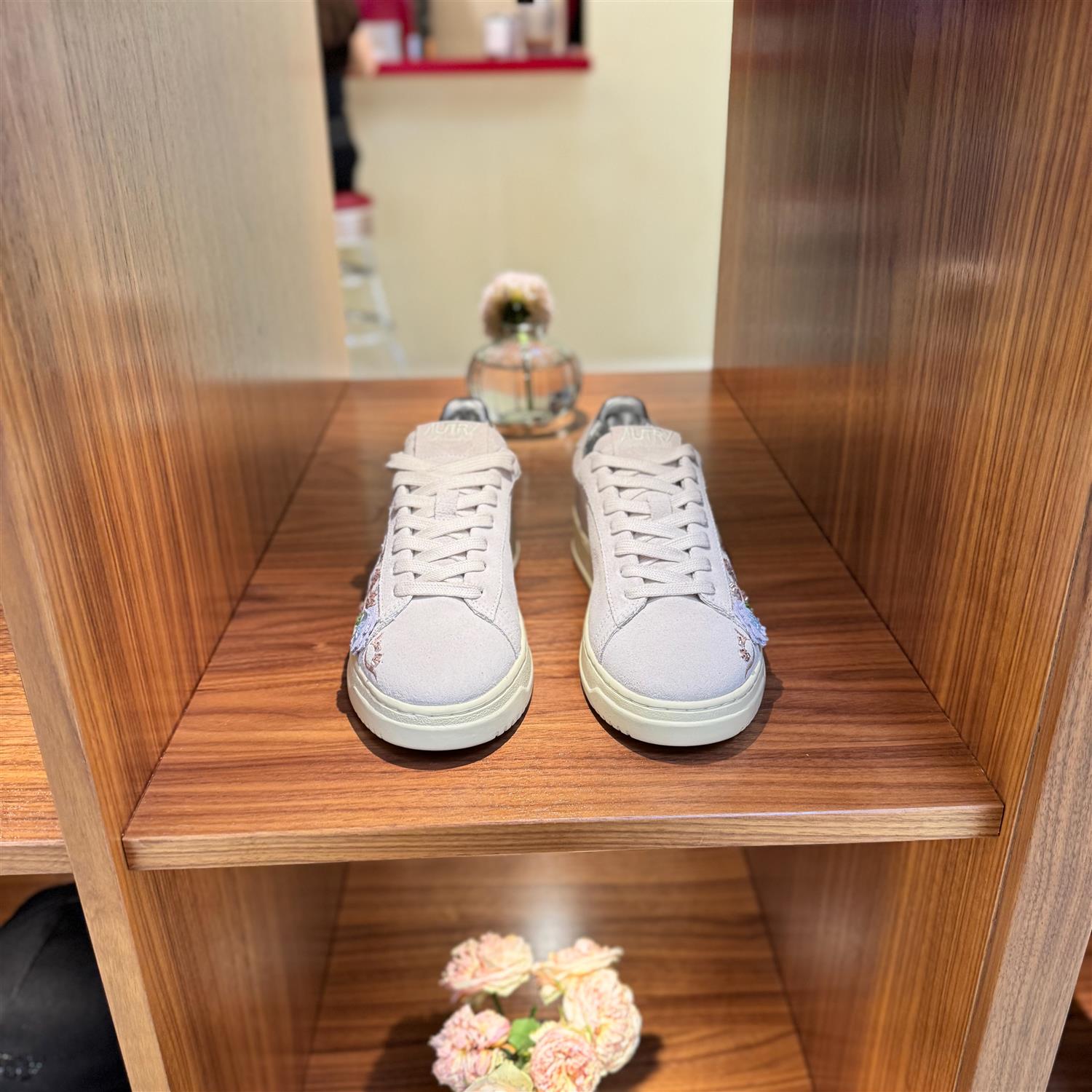 Dallas Low Woman White Embroidery