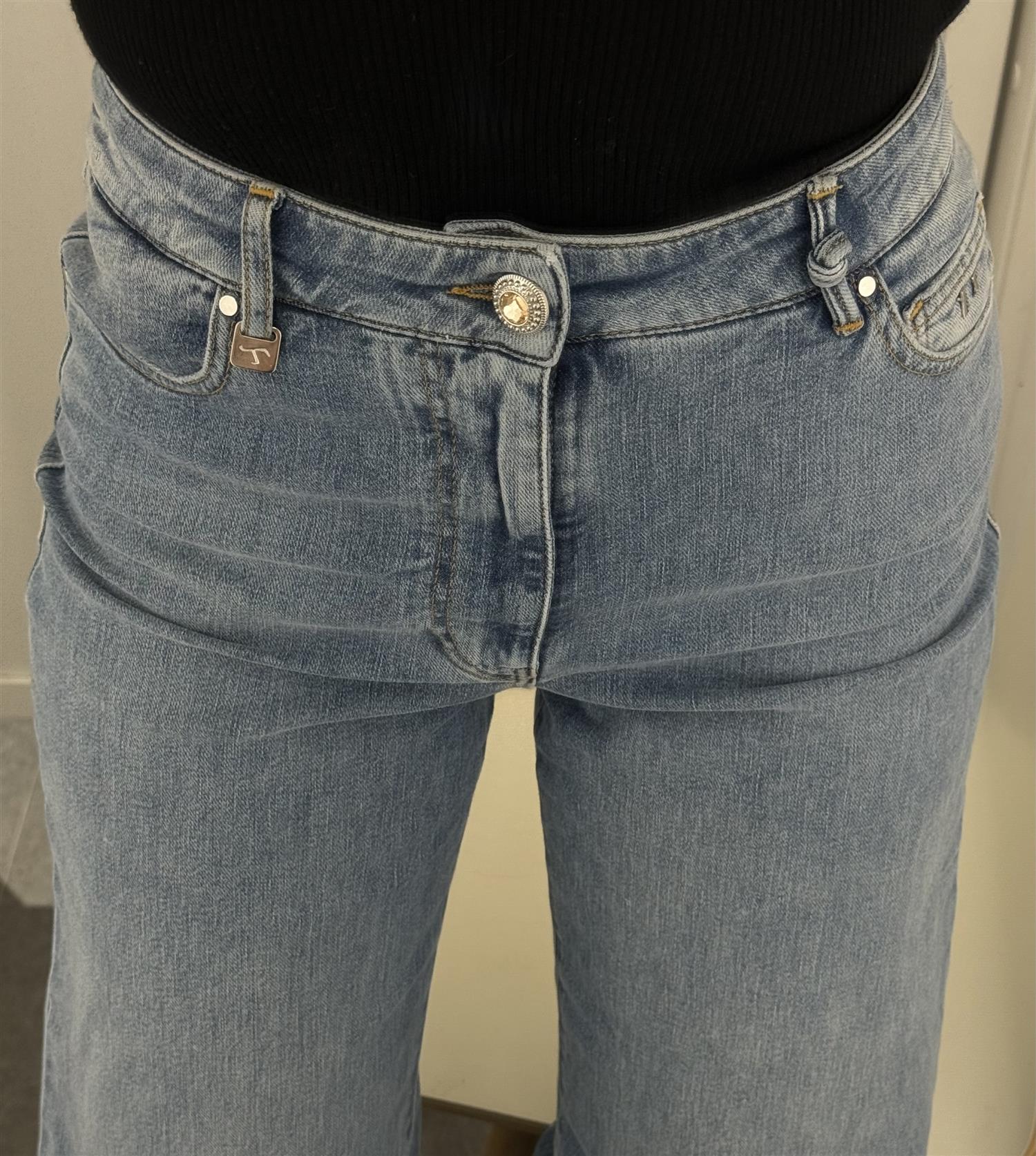 Viola Denim Bleach