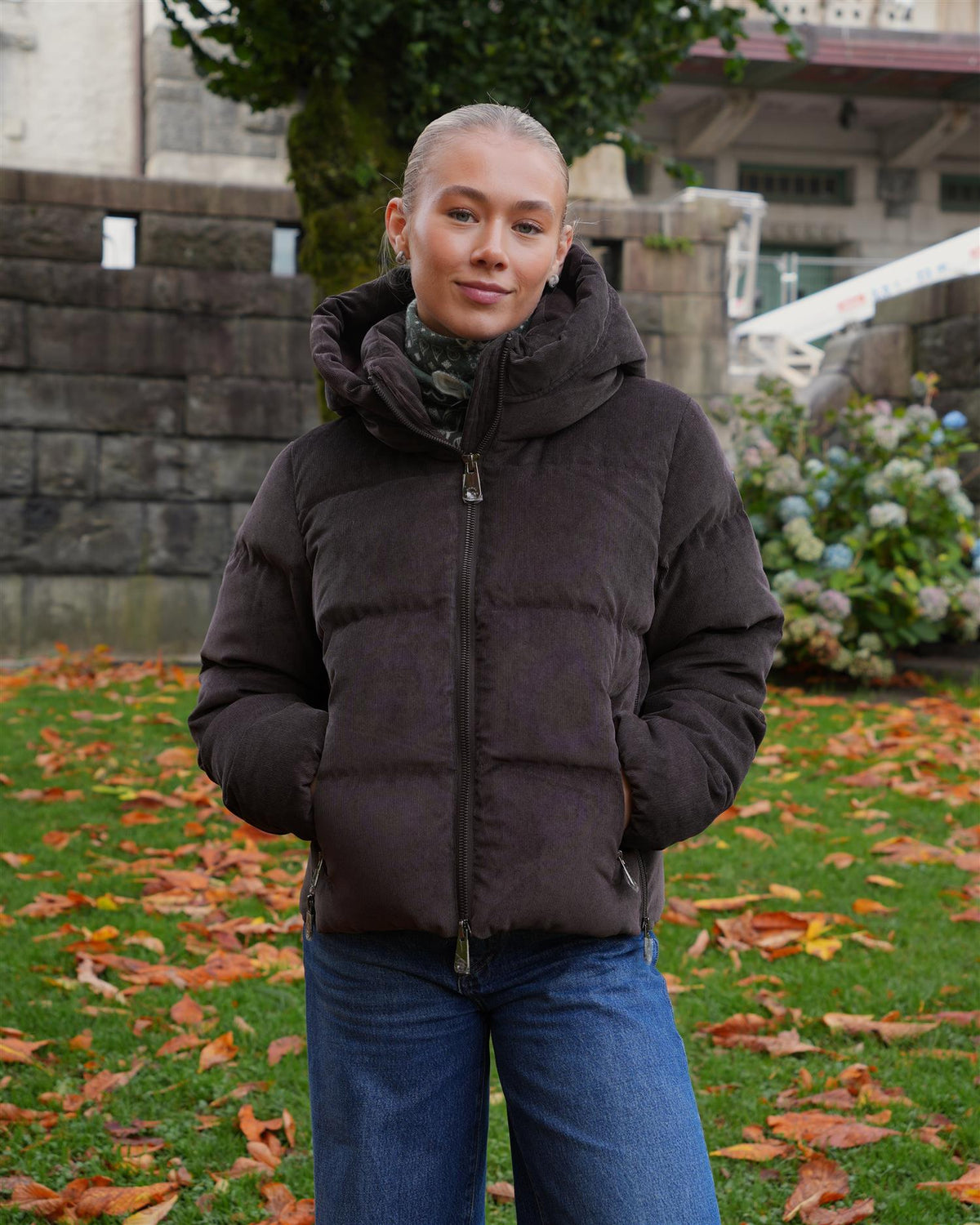 Val Cenis Short Cord Jacket – Dark Brown