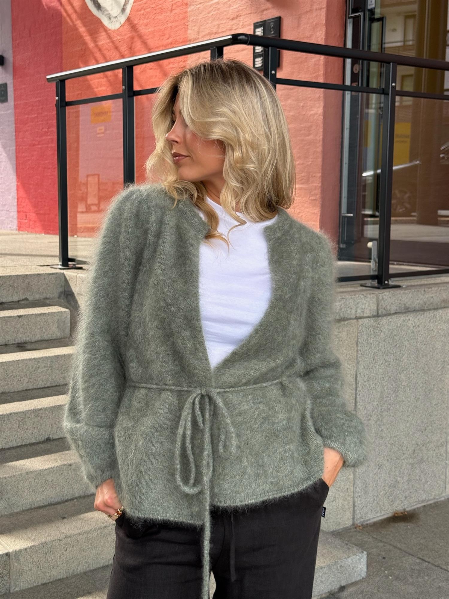 Fredrikke Chunky Cardigan