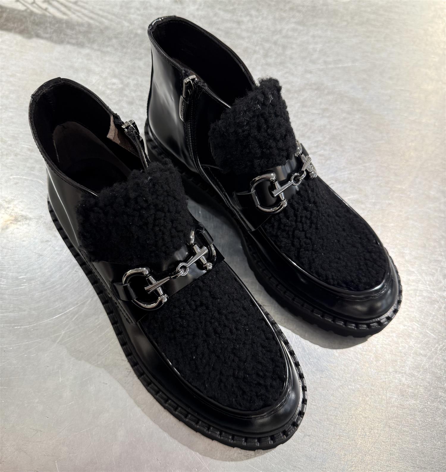 Shearling high loafer black