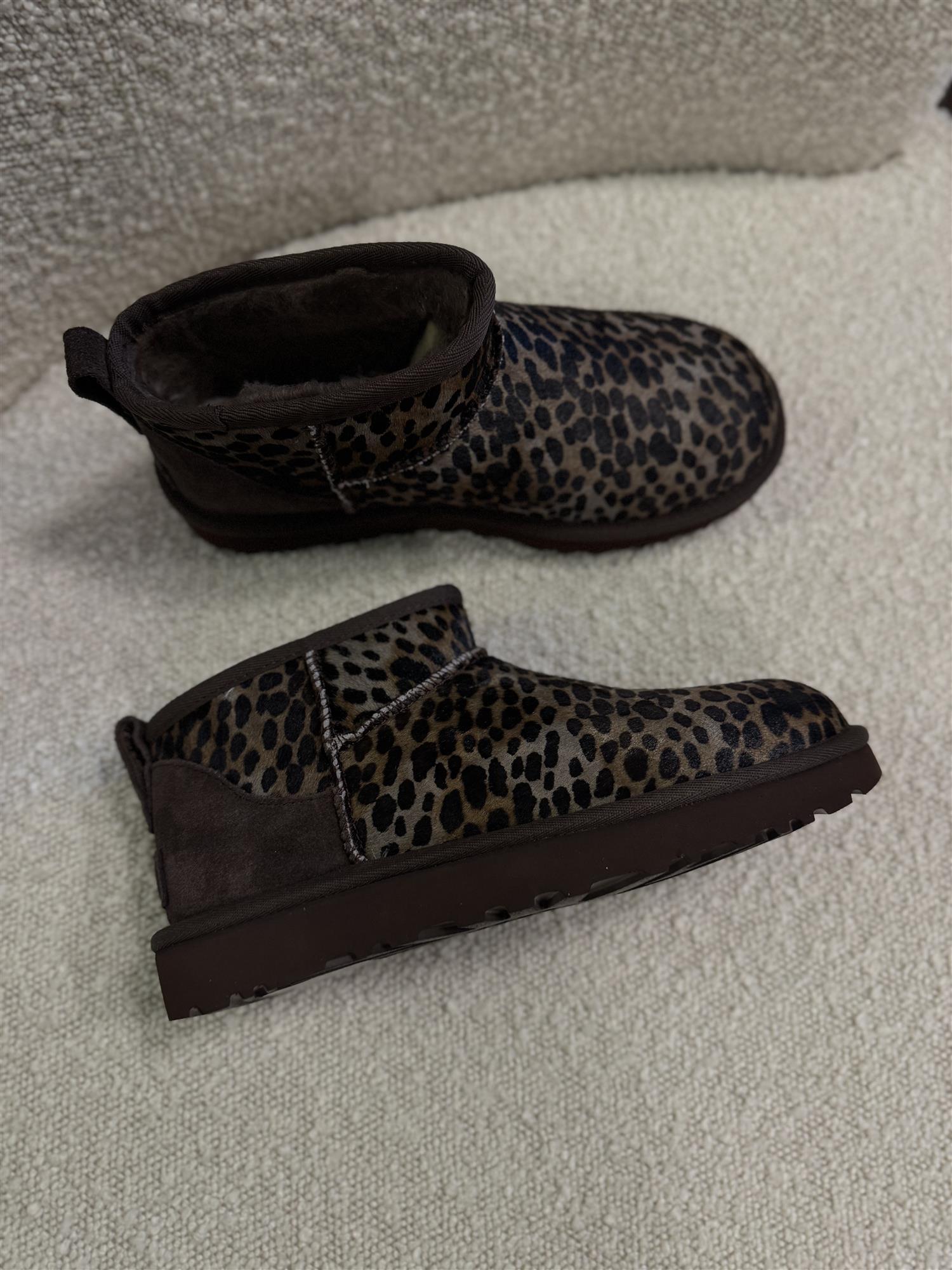 W Classic Ultra Mini Caspian Burnt Cedar