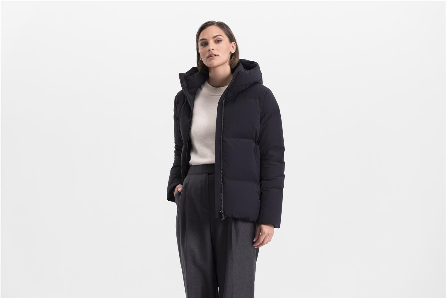 W Halo Down Jacket Black