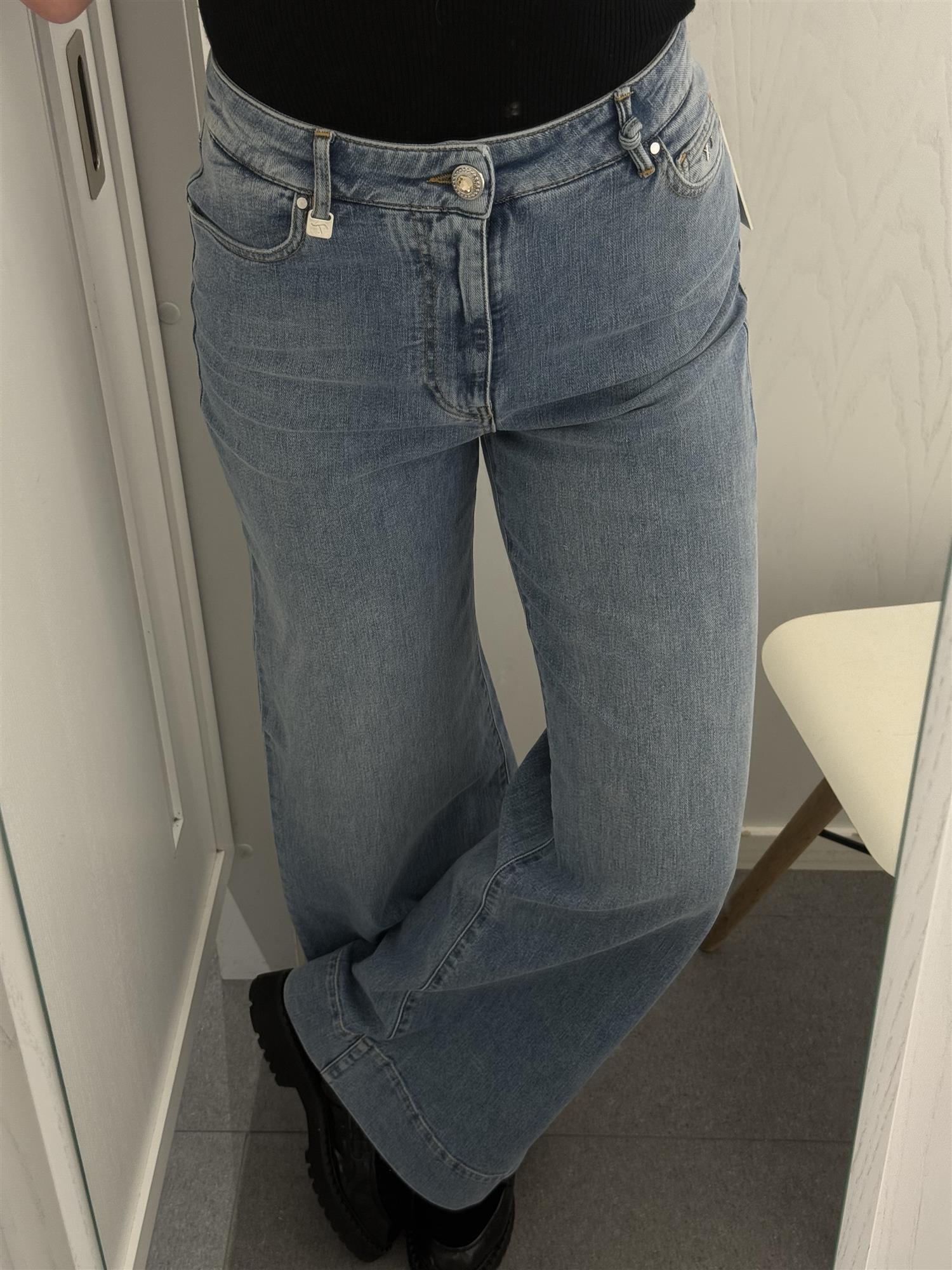 Viola Denim Bleach