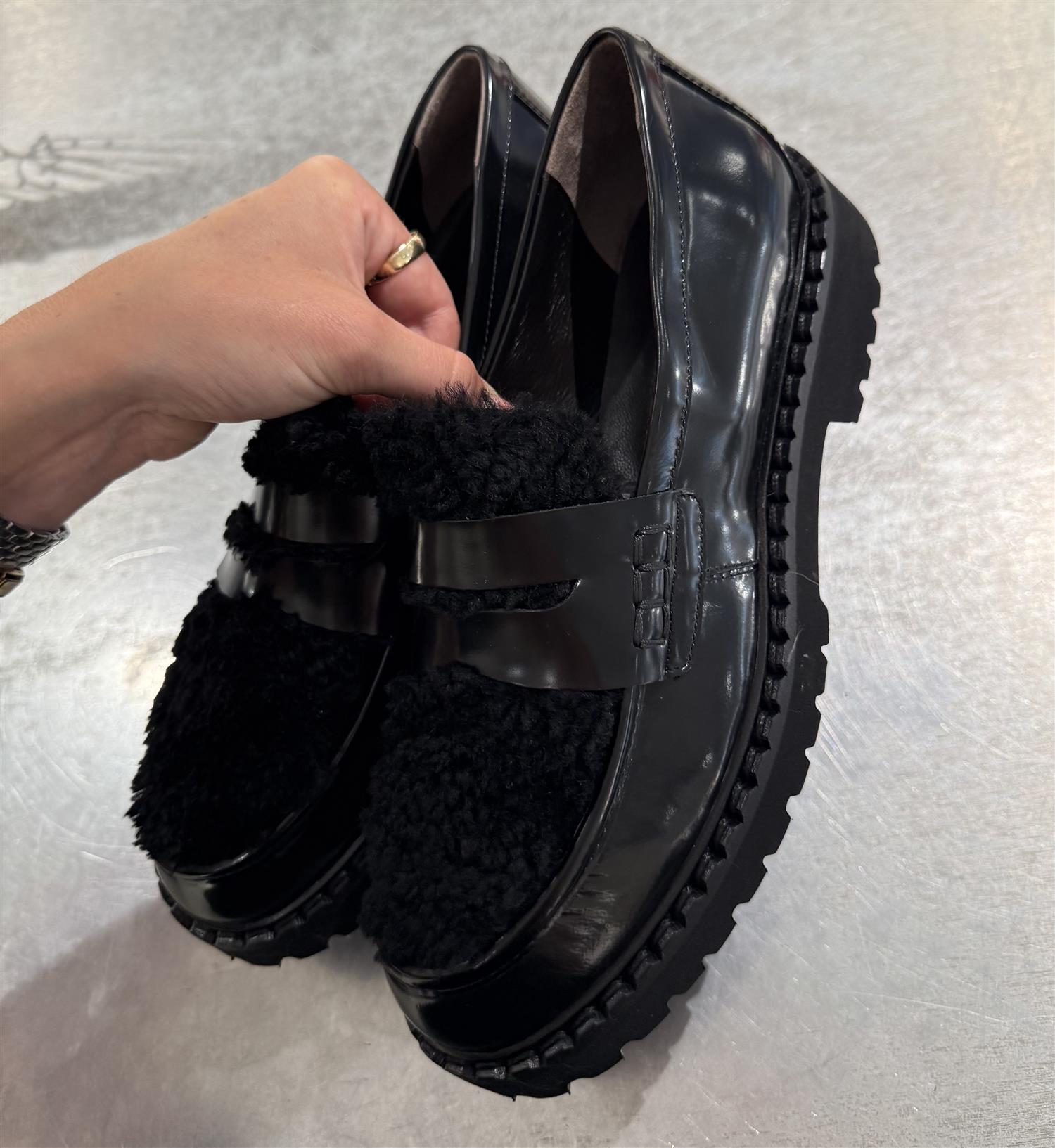 Shearling loafer black