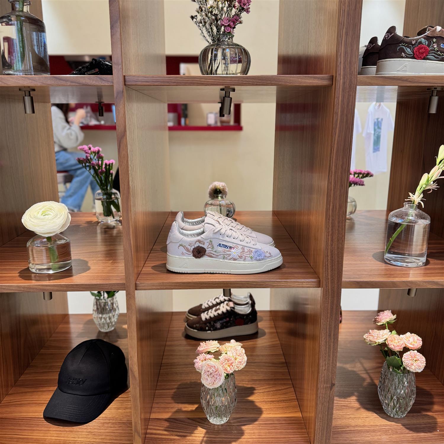 Dallas Low Woman White Embroidery