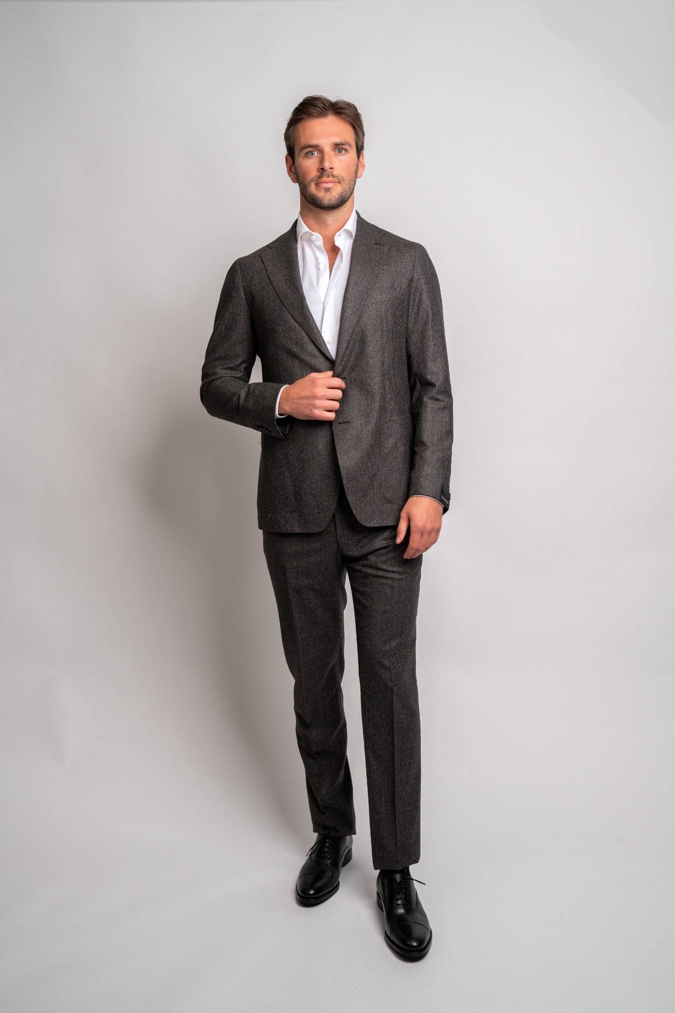 Houndstooth Suit - Grey