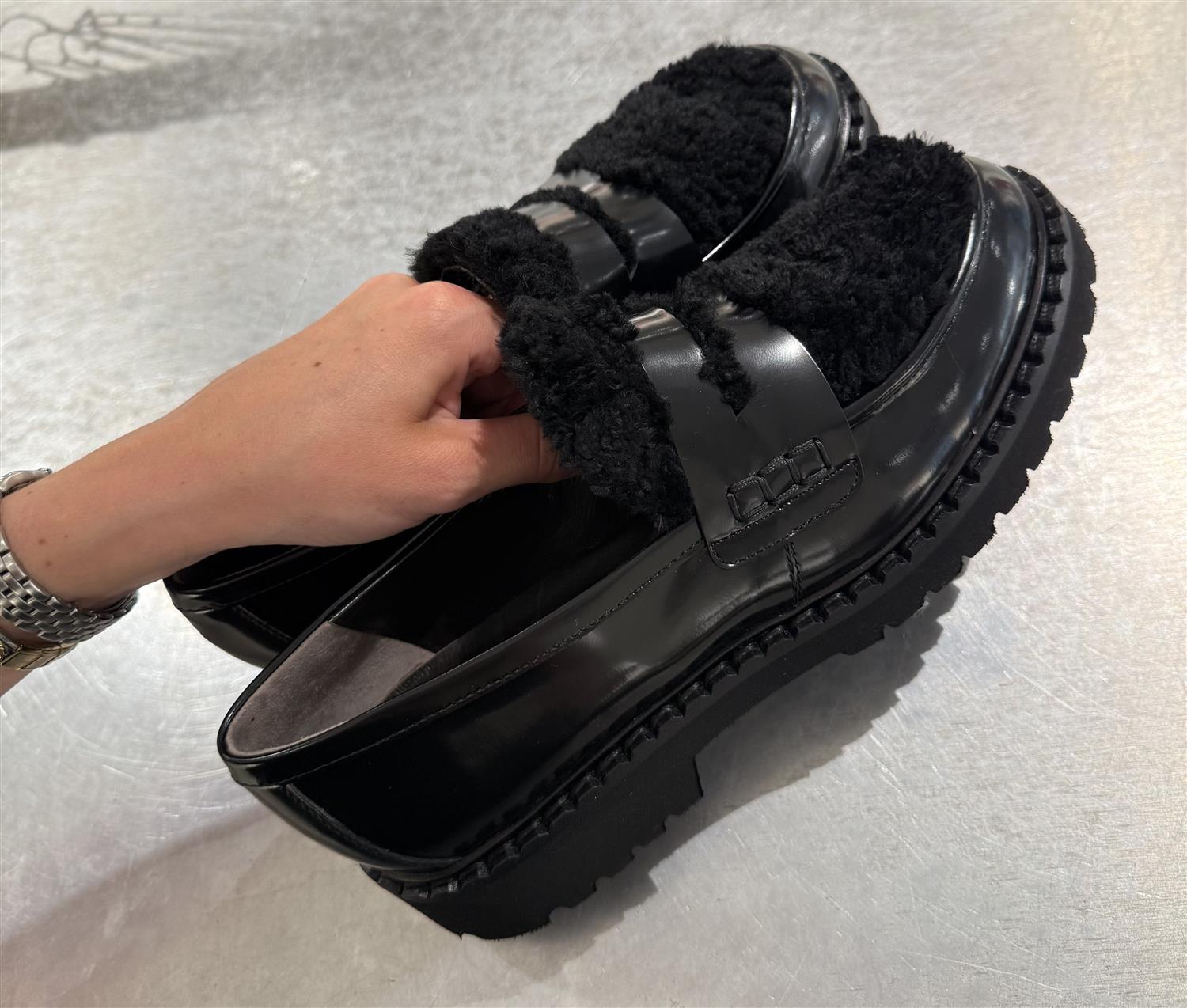 Shearling loafer black