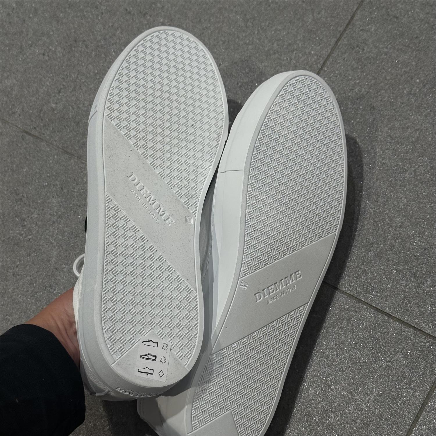 Loria Low Platform White deer nappa