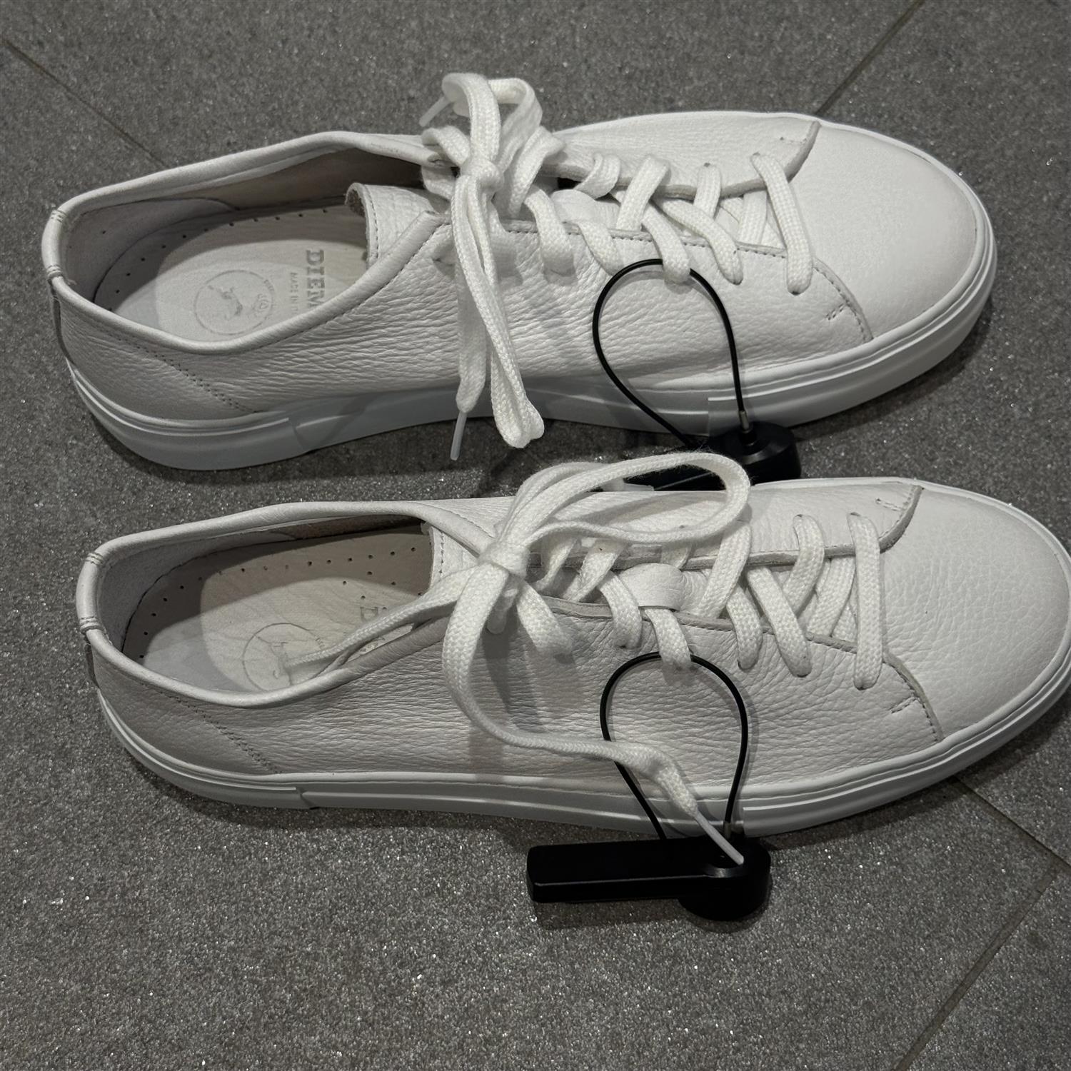 Loria Low Platform White deer nappa