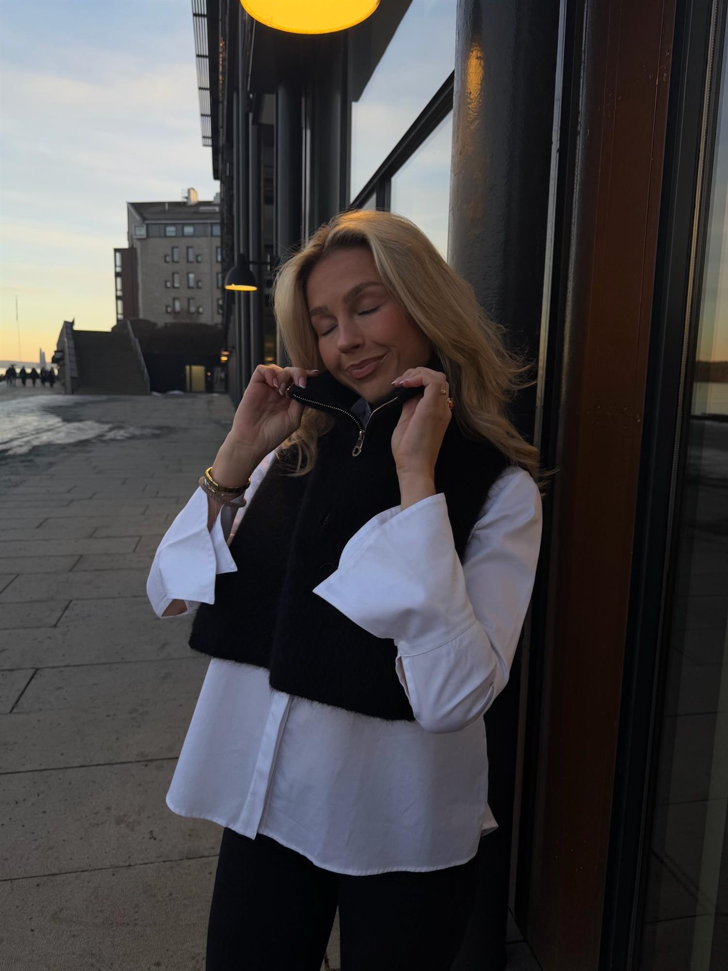 Belinda Chunky High Neck Black