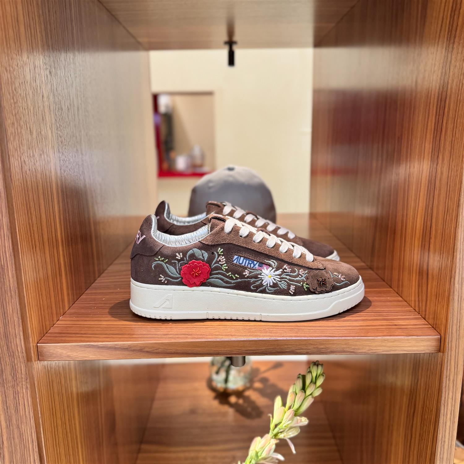 Dallas Low Woman Brown Embroidery