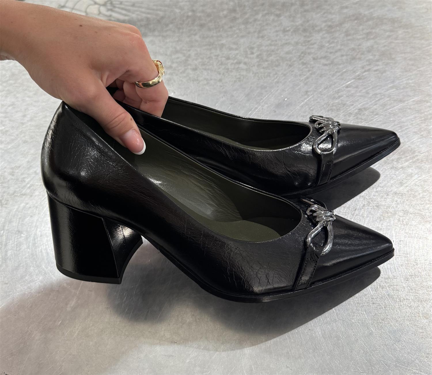 Heel Black - silver detail