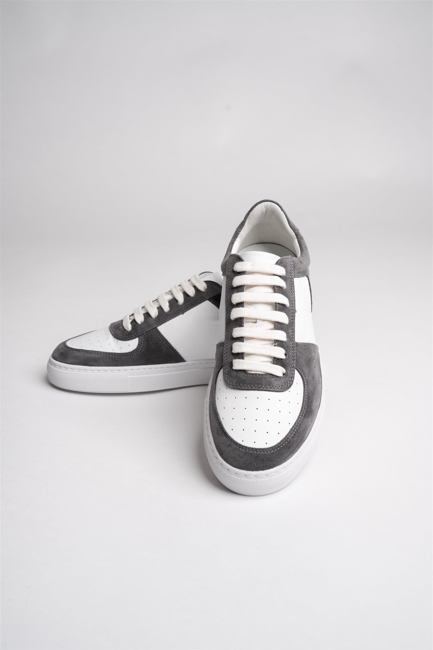 Sneaker 2 - Grey suede