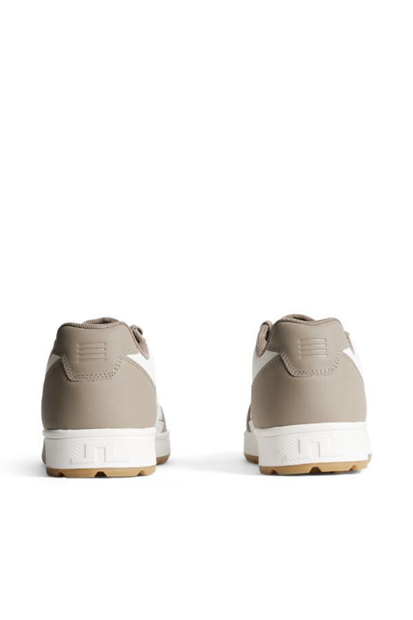 ACE Low-Top Golf Sneaker