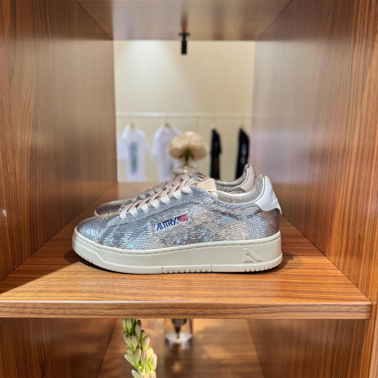 Dallas Low Woman Silver