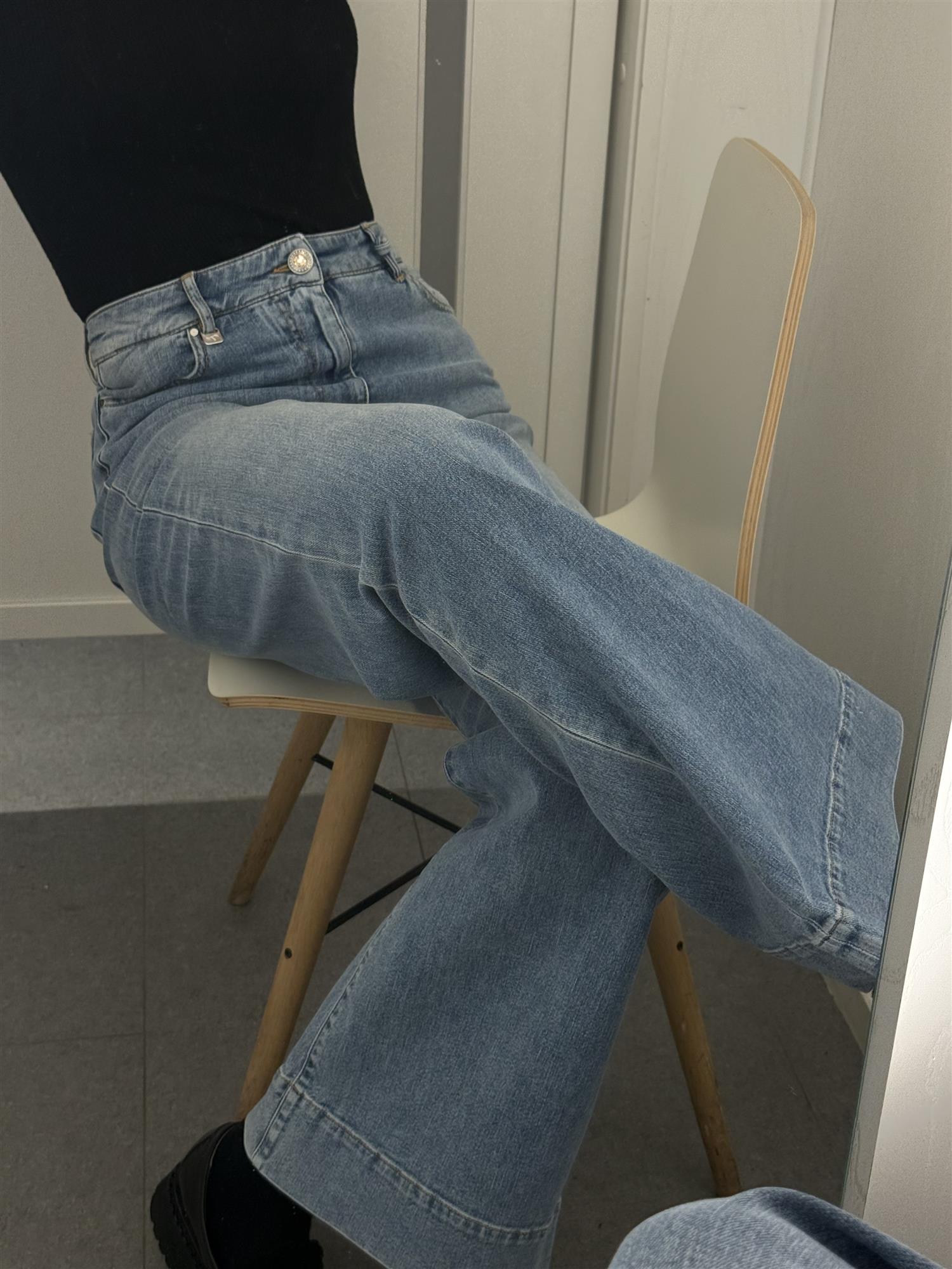 Viola Denim Bleach