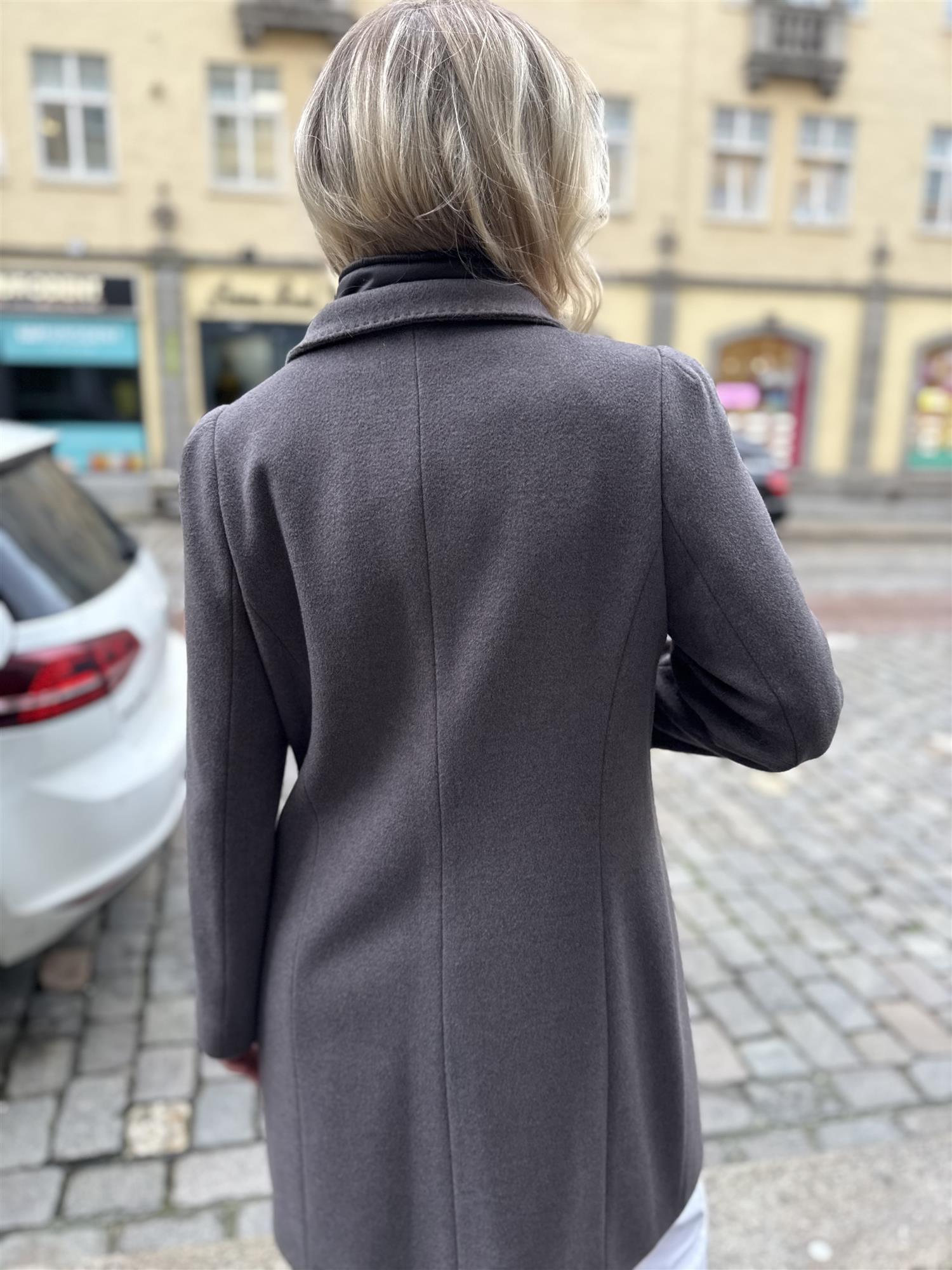 Coat Wool Detachable Nylon Bib