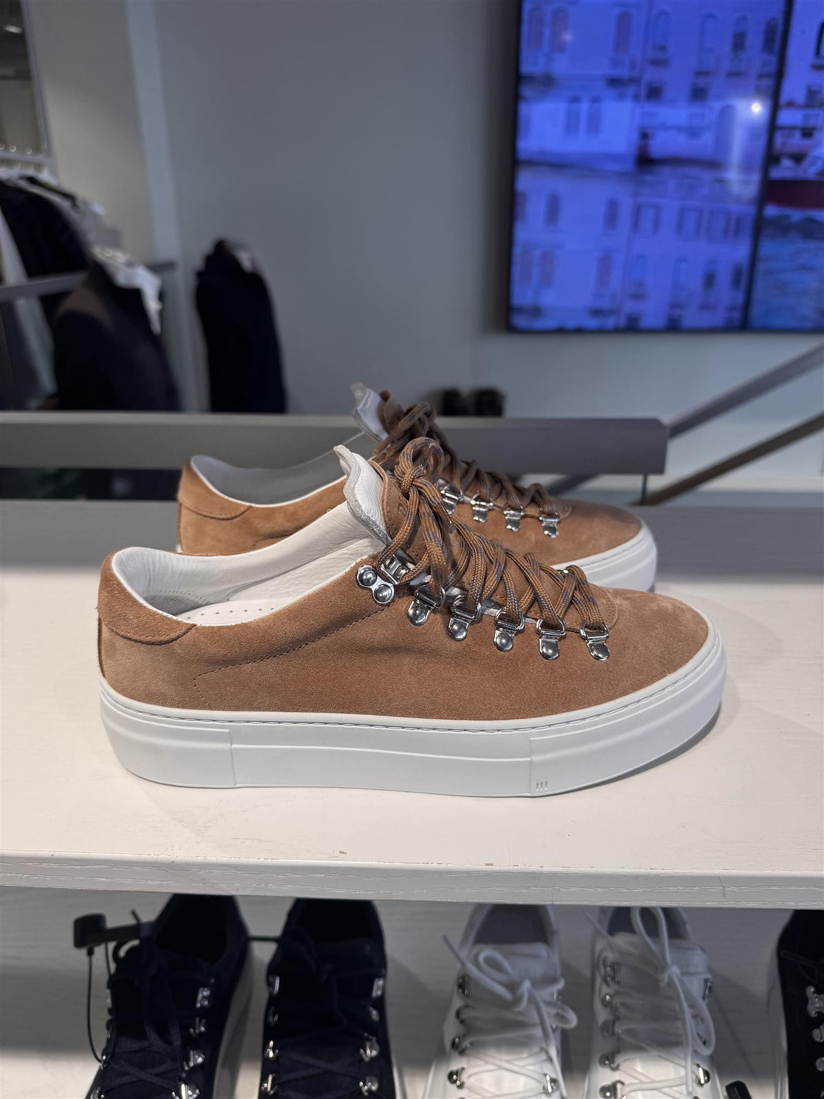 W Marostica Low Platform Honey Suede