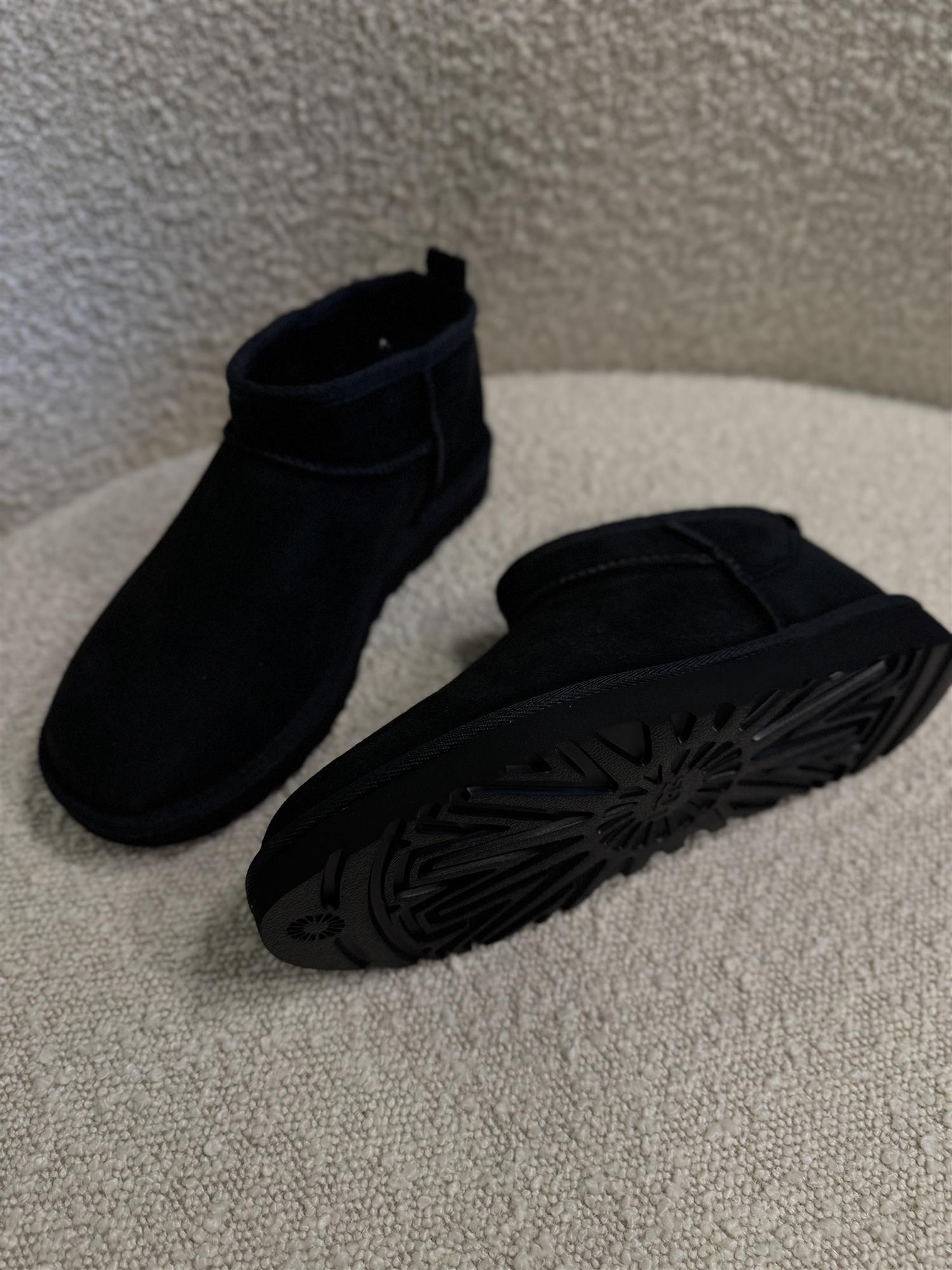 W Classic Ultra Mini Black