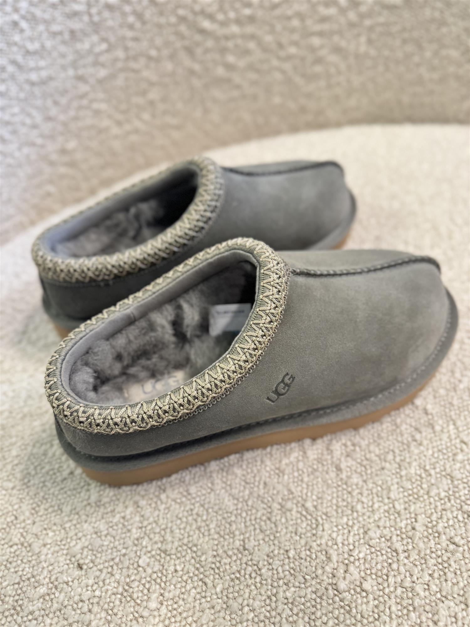 W Tasman - Moss Green