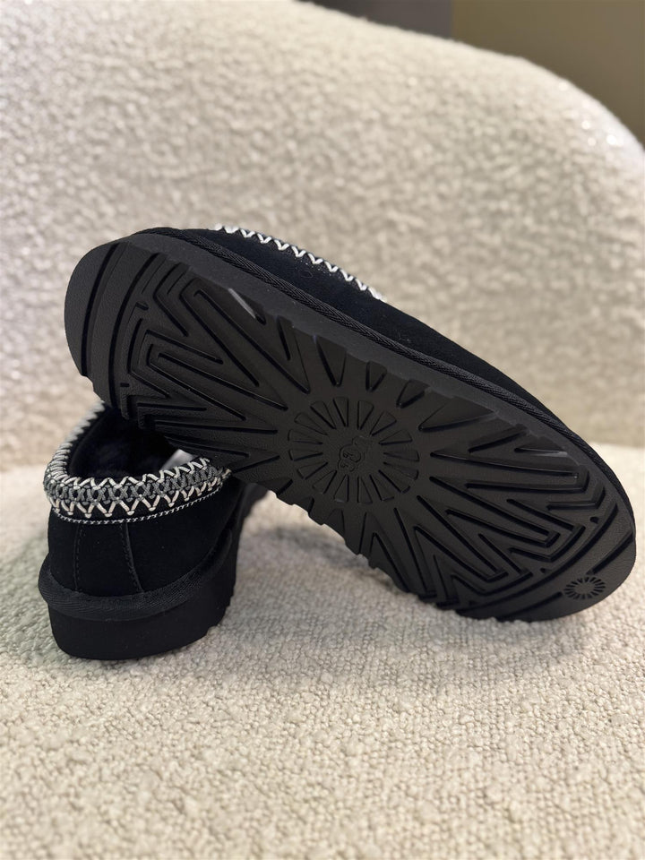 W Tasman Black