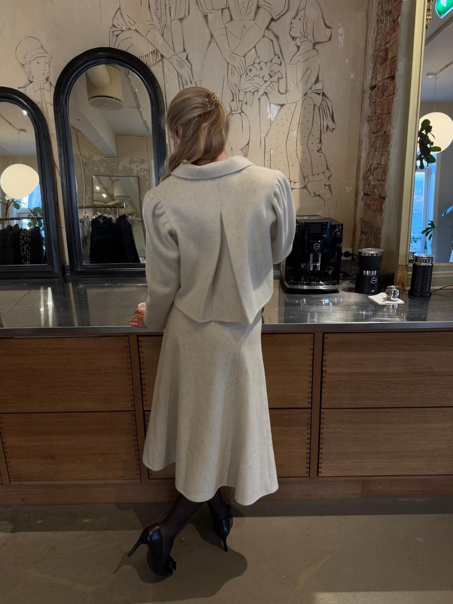 Tailored Cropped Jacket