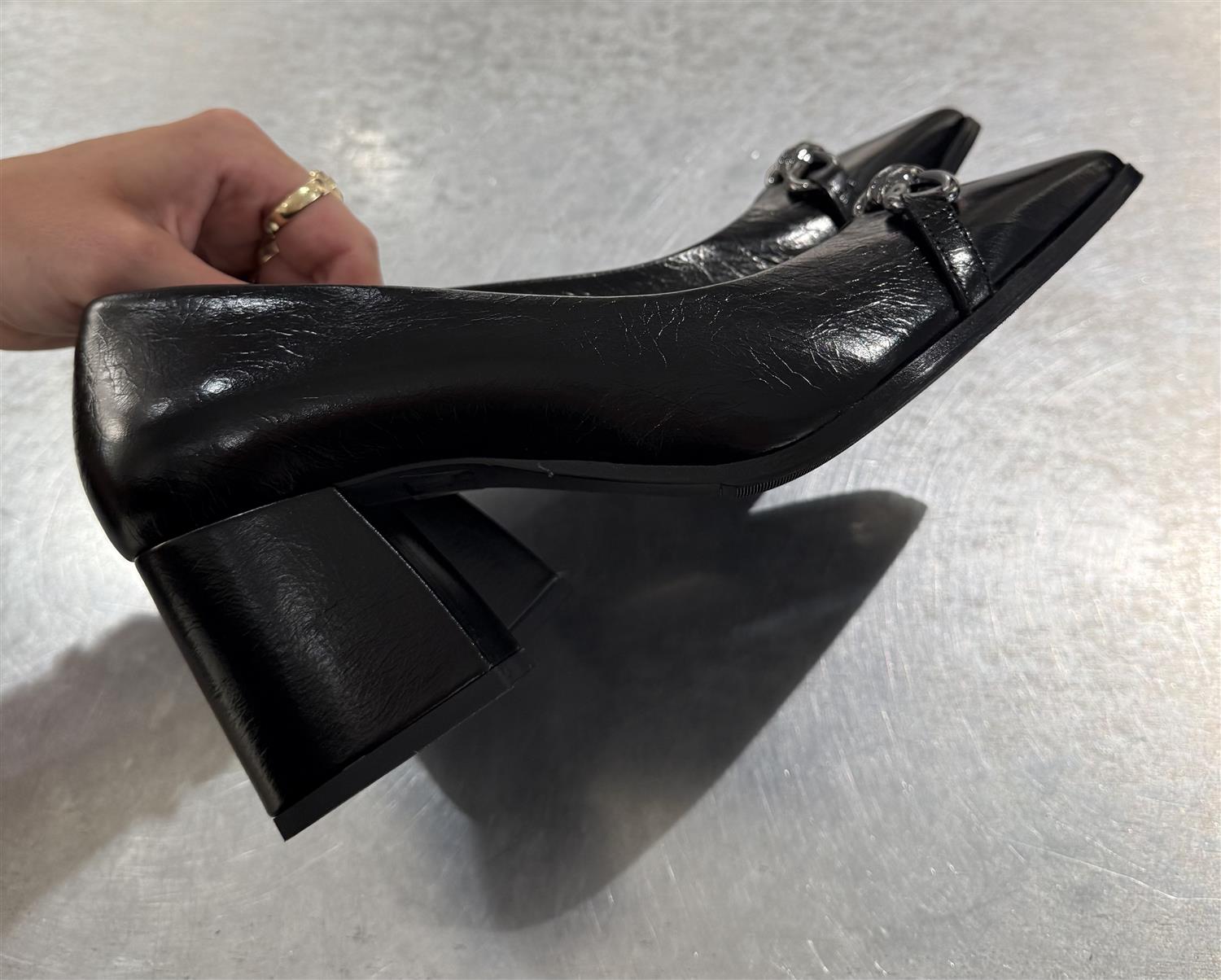 Heel Black - silver detail