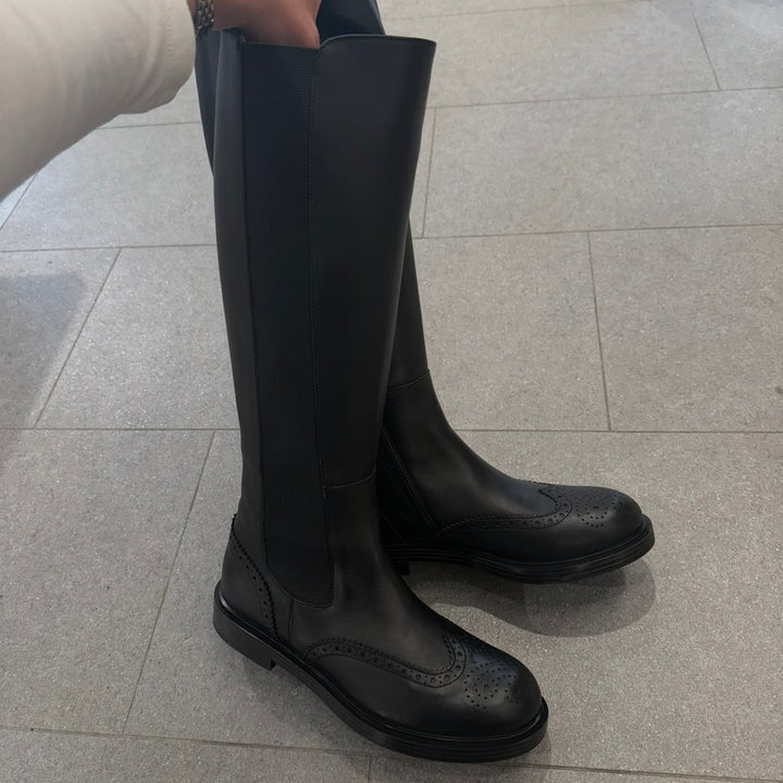 Classic Boot Broque