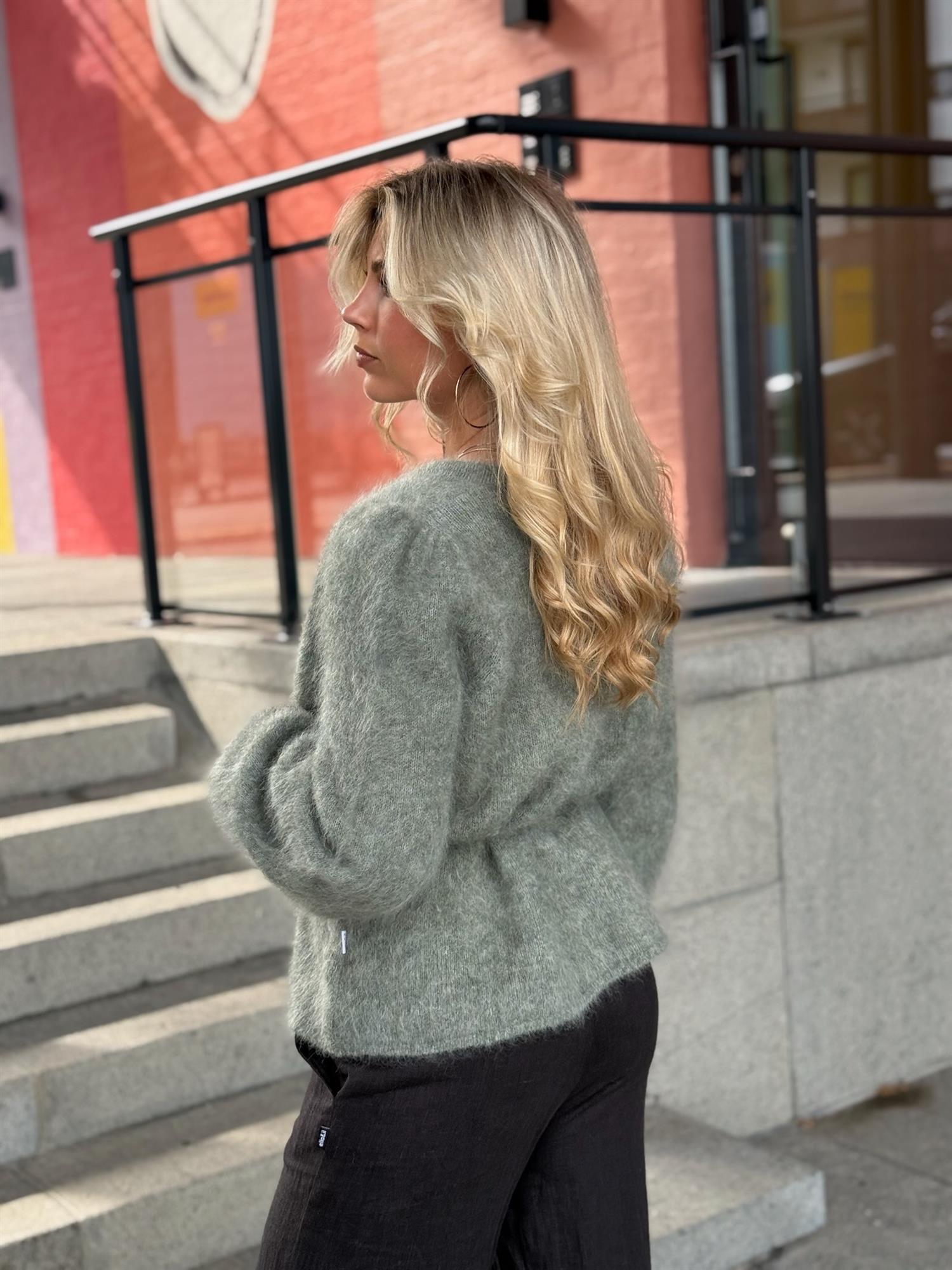 Fredrikke Chunky Cardigan