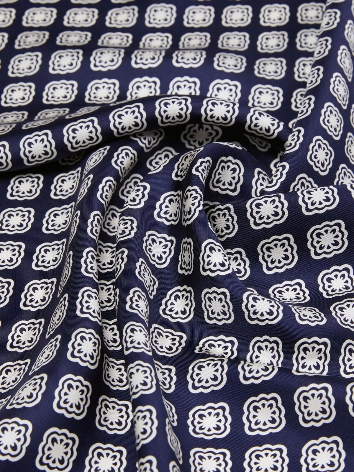 Onesto Scarf