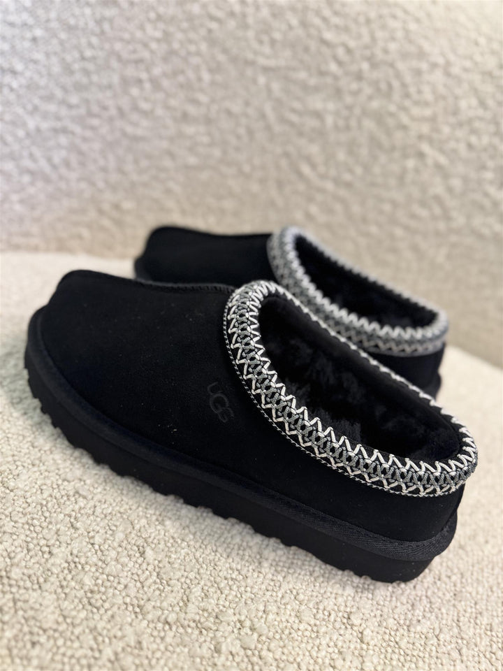 W Tasman Black
