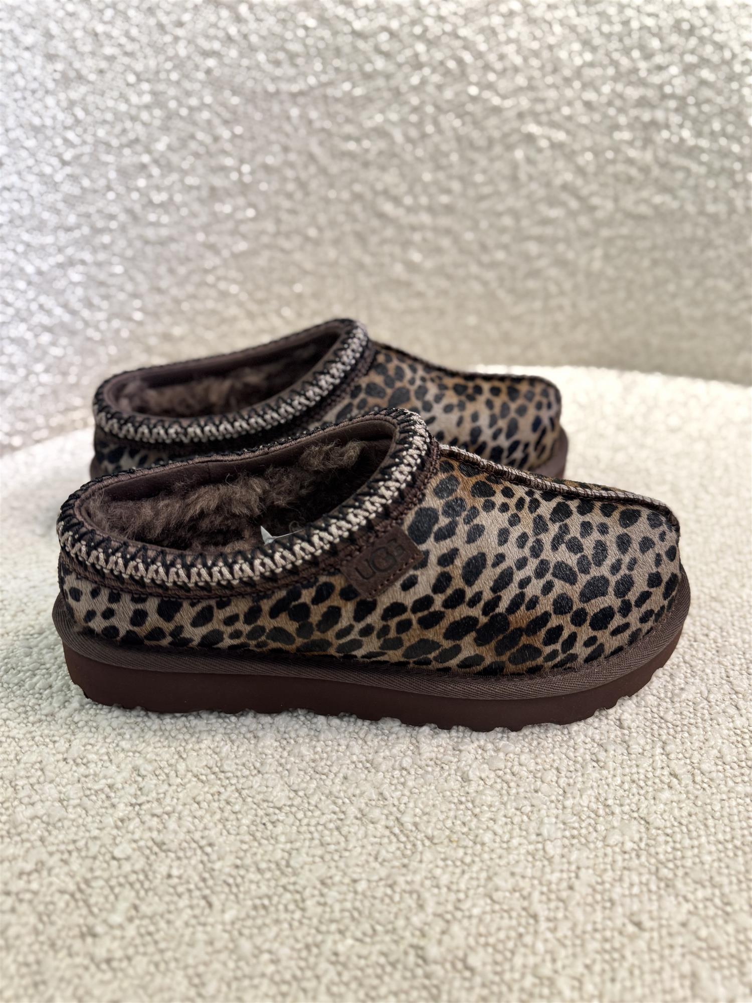 W Tasman Caspian Burnt Cedar