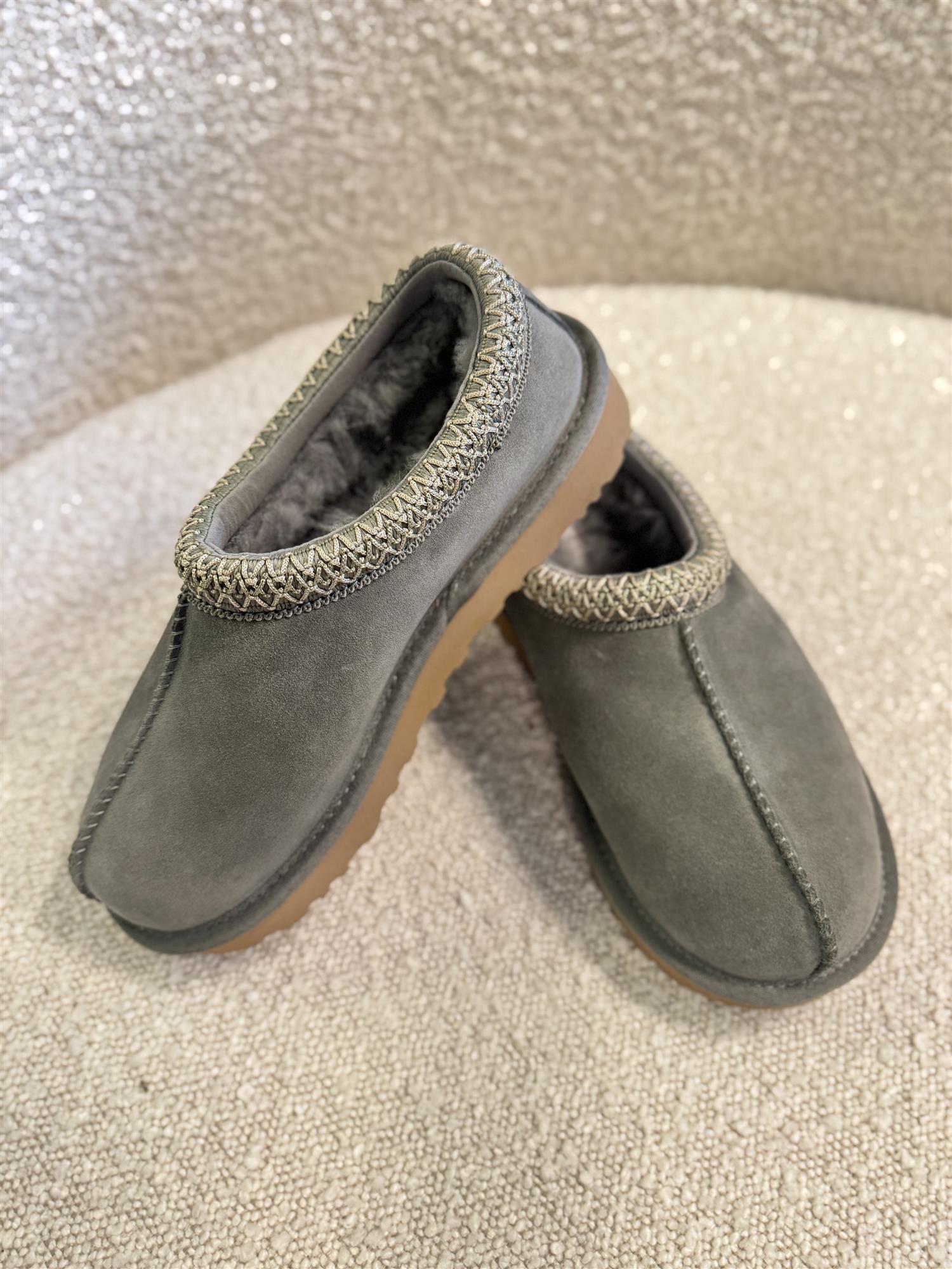 W Tasman - Moss Green