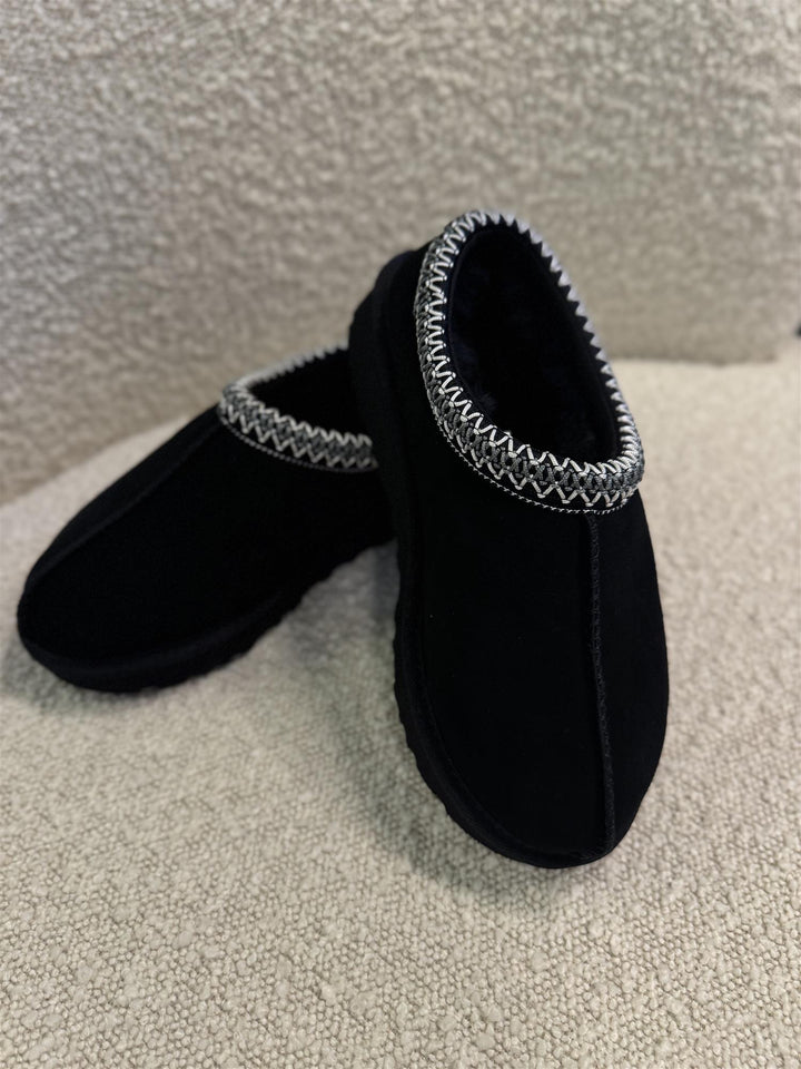 W Tasman Black