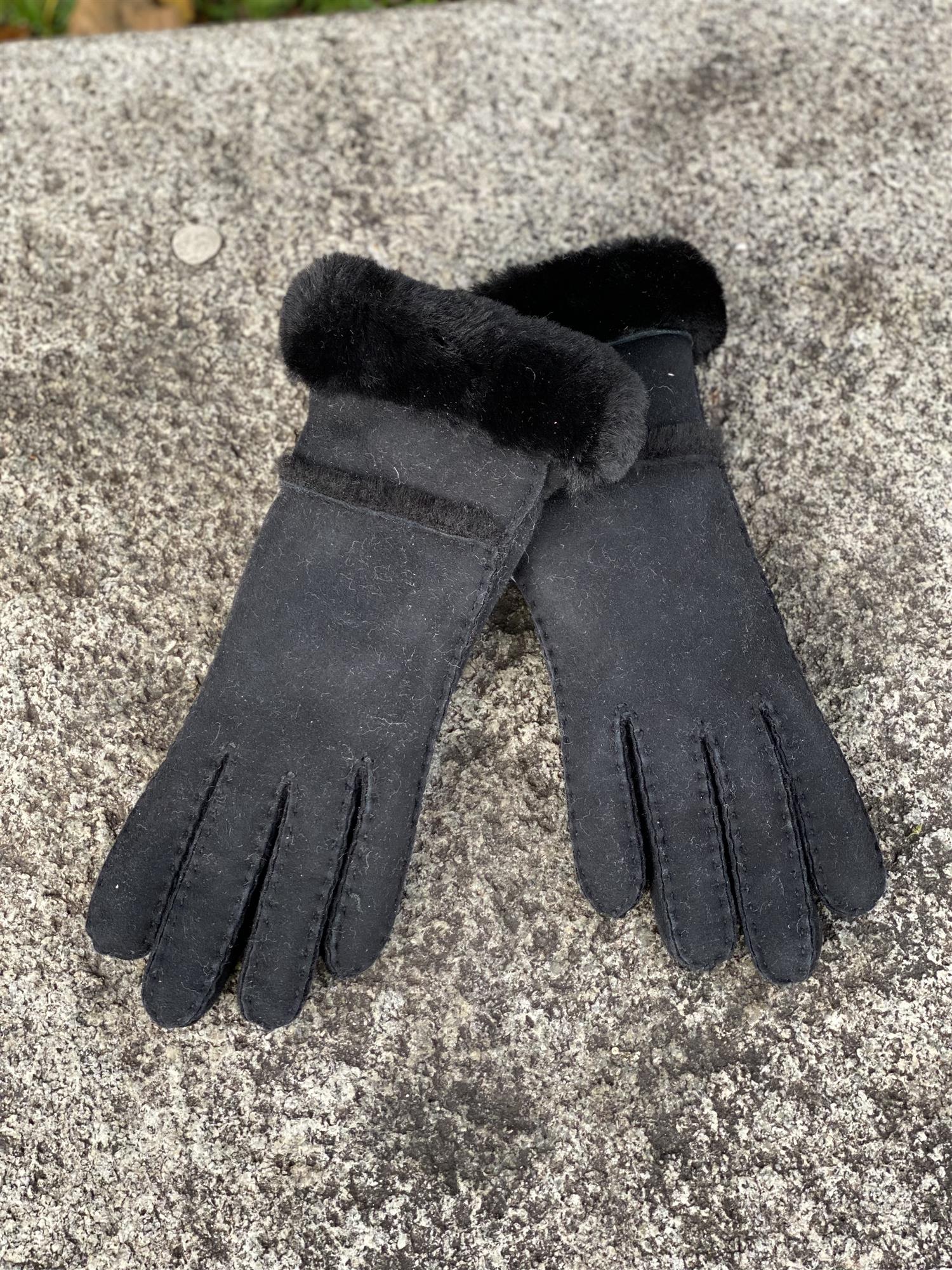 Seamed Tech Glove