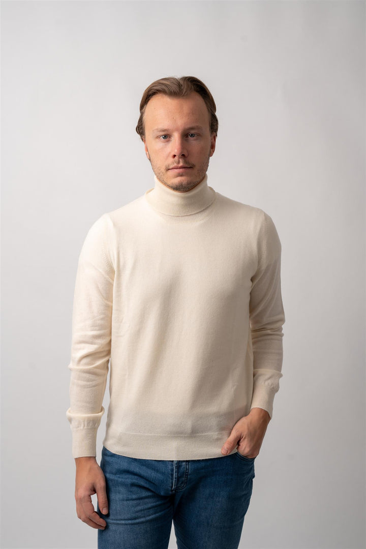 Turtle Neck - White