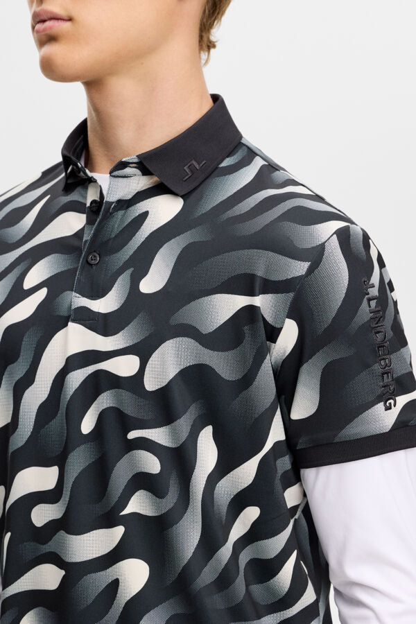 Tour Tech Print Polo - Bunker Fade