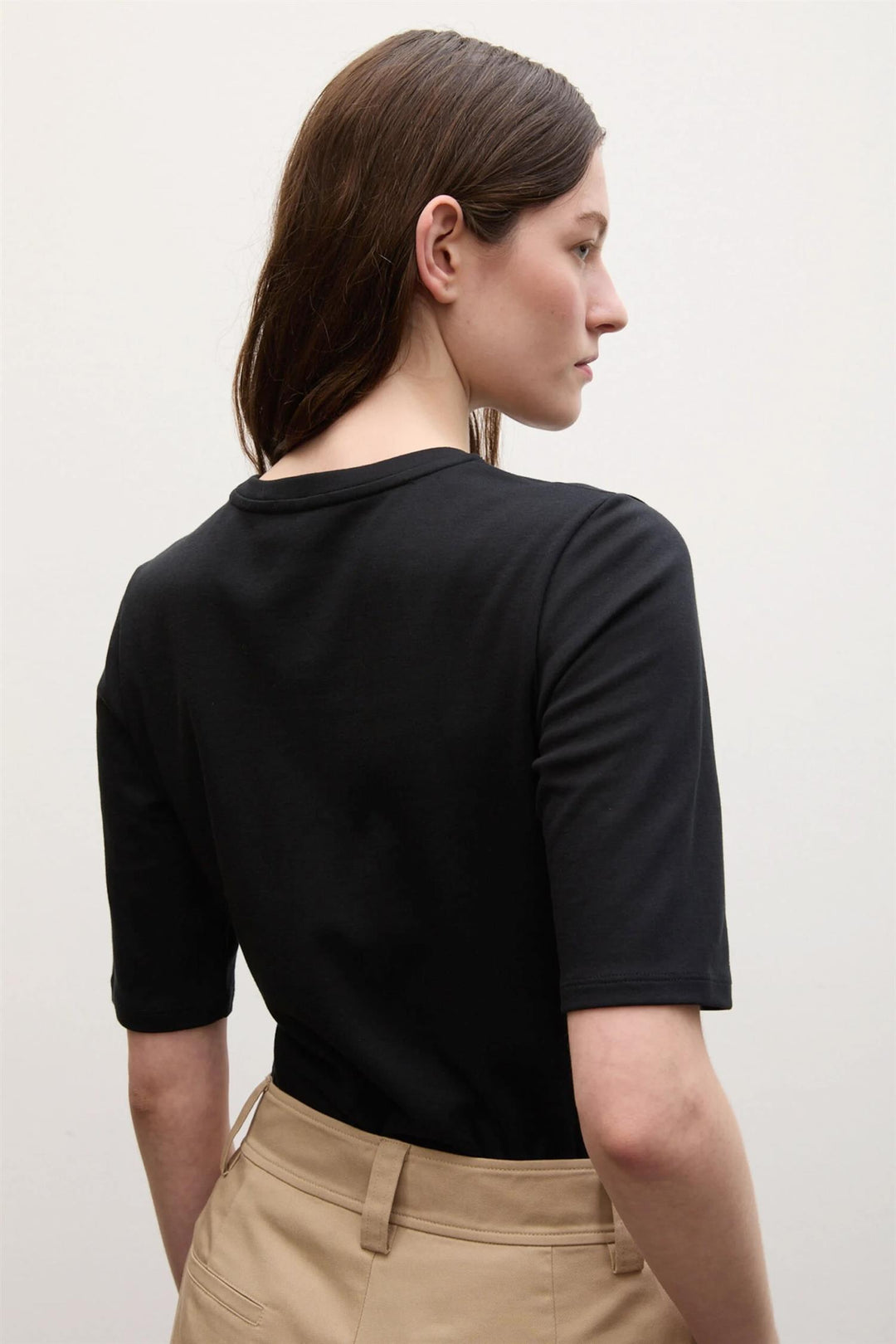 Marianne Tee Black