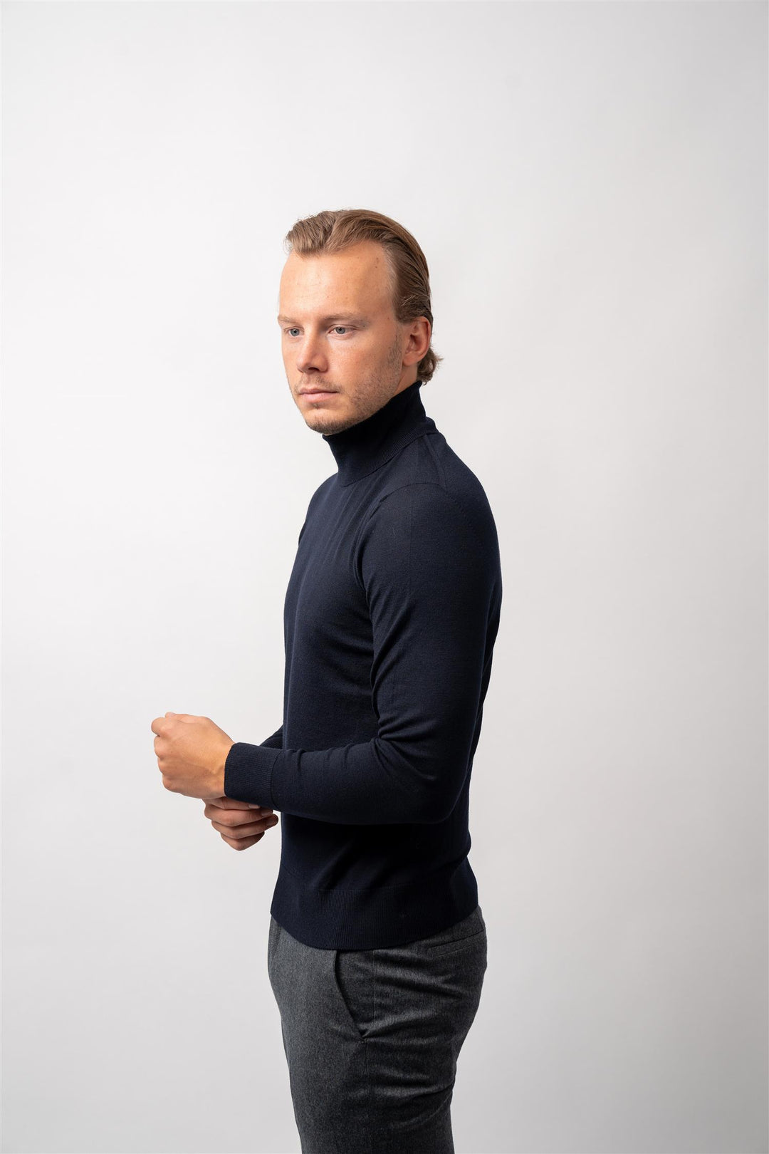 Turtle Neck Virgin Wool - Navy